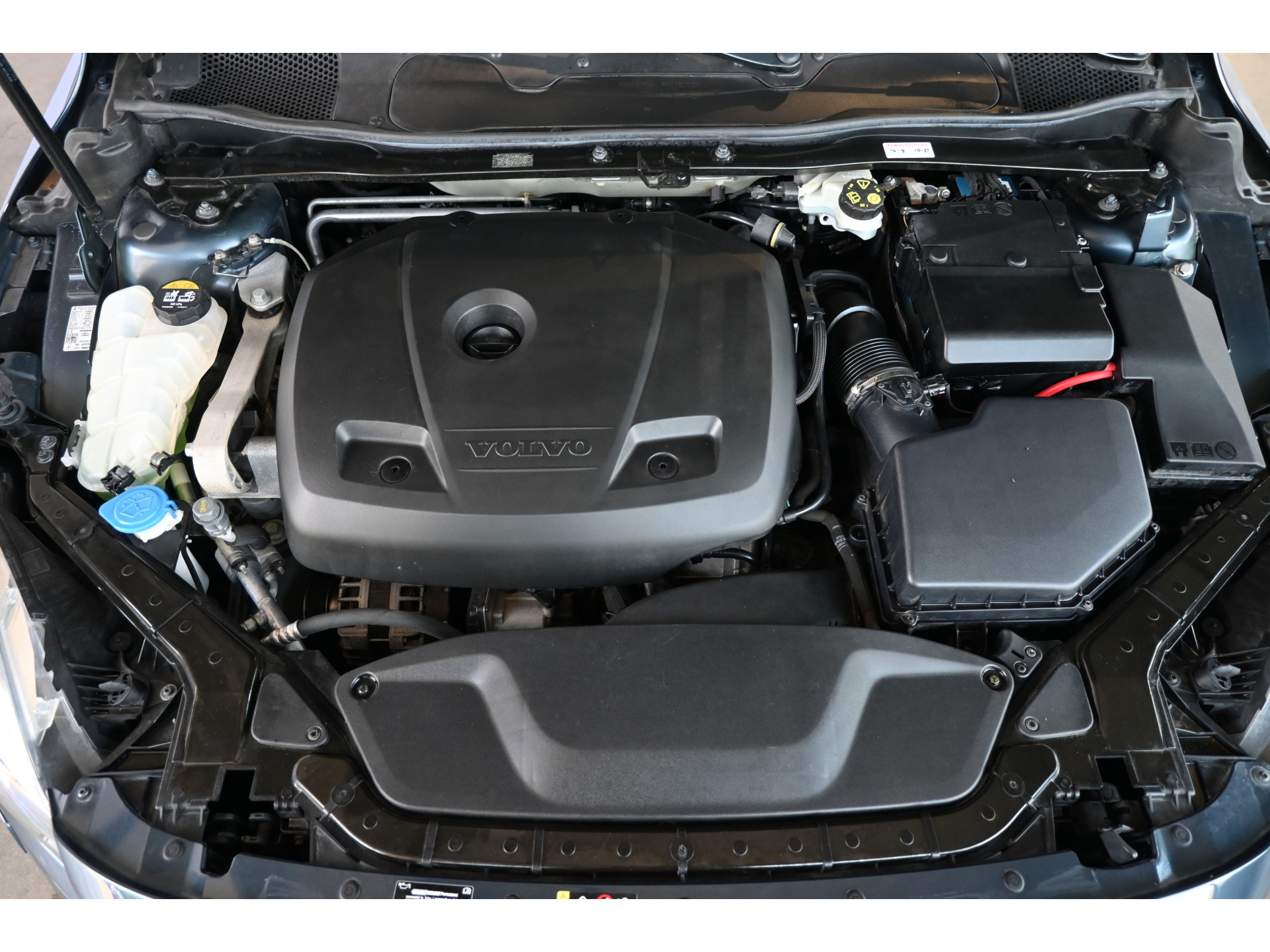 Volvo V40 2.0 T2 Momentum Nap Clima Cruise control Trekhaak Navigatie Stoelverwarming Goed onderhouden! Inruil Mogelijk!