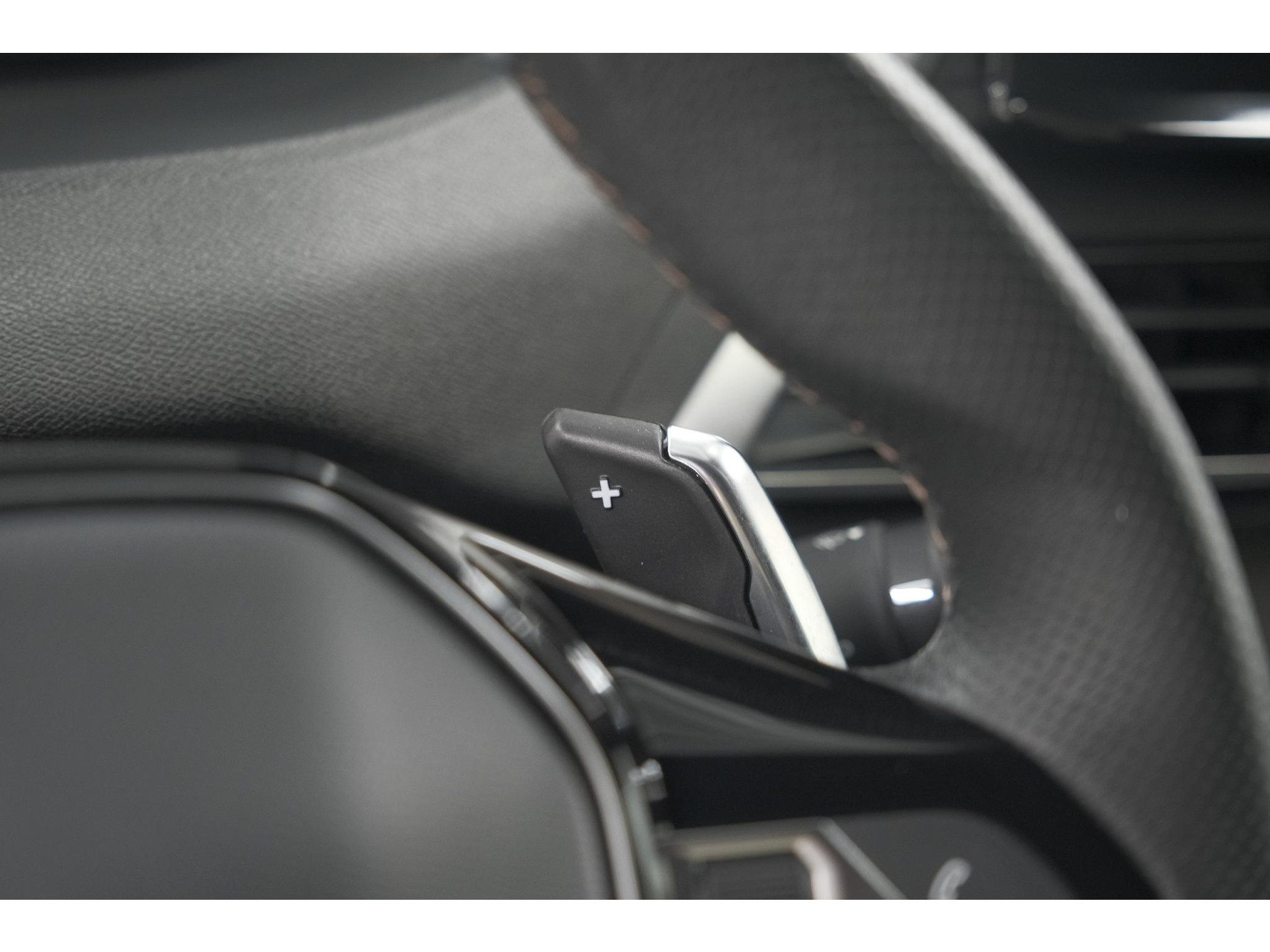 Peugeot 3008 PureTech 130 EAT8 GT | Adaptieve Cruise Control | Camera | Navigatie | Apple Carplay