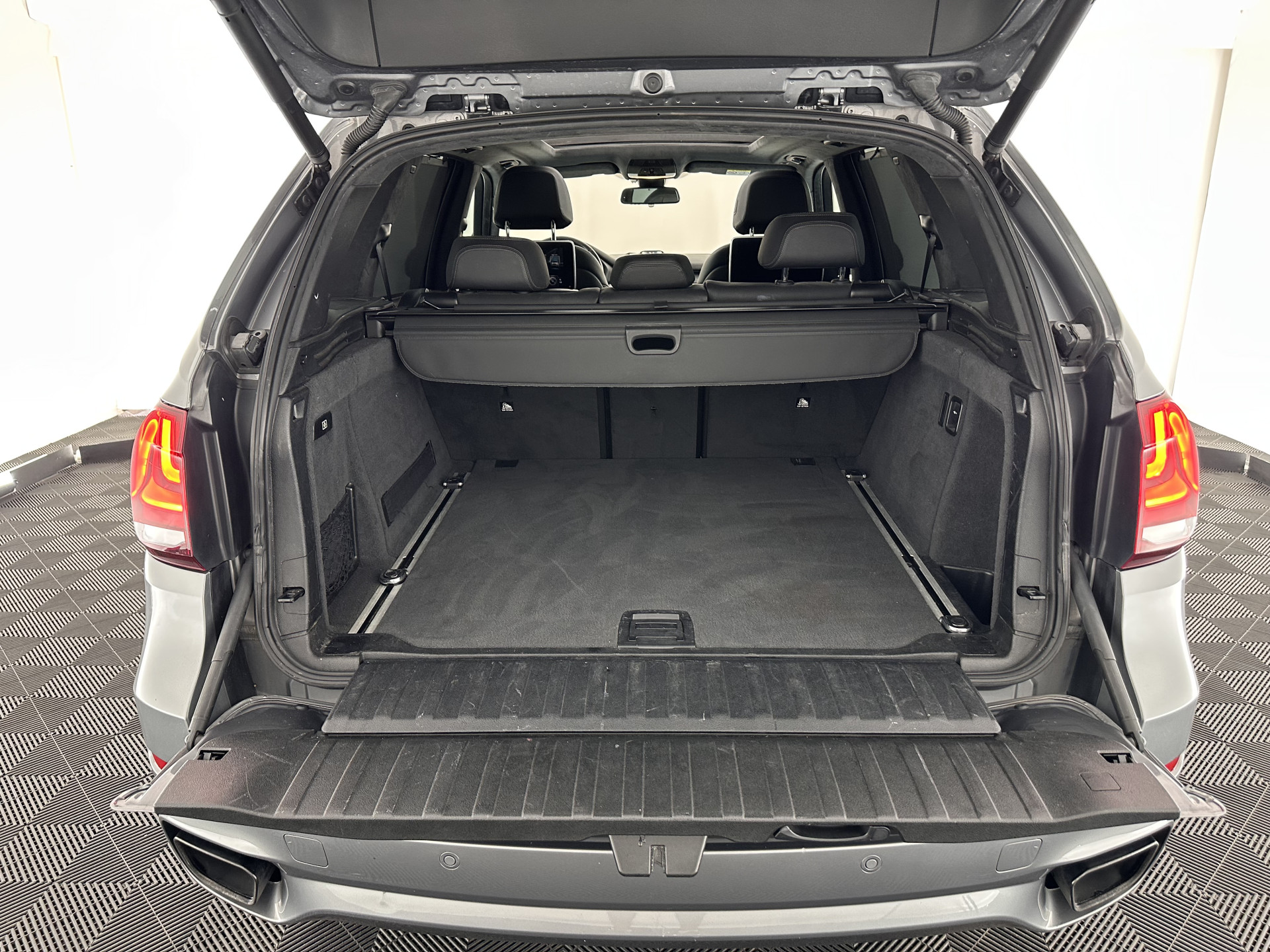 BMW X5 M50d M-Sportpack Aut. *PANO | HEAD-UP | LUXURY-LEATHER | ADAPTIVE-CRUISE | SOFT-CLOSE | BANG&OLUFSEN | TOP-VIEW | BLINDSPOT | NIGHT-VISION | MEMORY-PACK | DIGI-COCKPIT | HEATED-COMFORTSEATS | NAVI-FULLMAP |