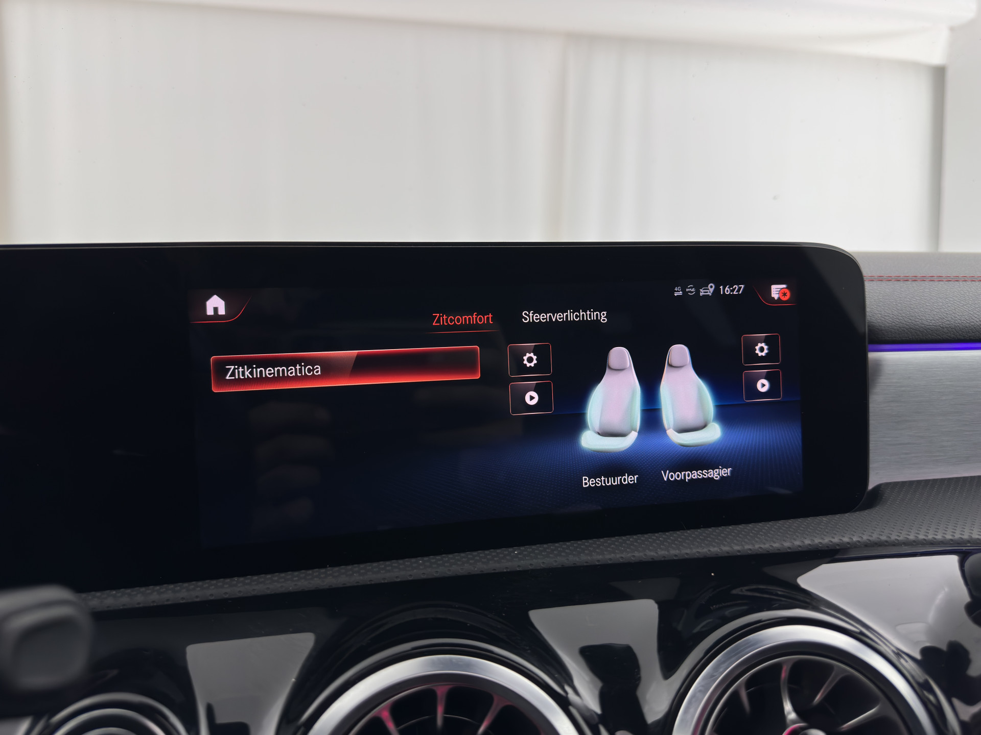 Mercedes-Benz CLA-klasse Shooting Brake 250 e Business Solution AMG Limited (INCL.BTW) *PANO | LEATHER-MICROFIBRE | MULTIBEAM-LED | AMBIENT-LIGT | BLIND-SPOT | HEATED-SPORTSEATS | WIDE-SCREEN-DIGICOCKPIT | DAB+ | NAVI-FULLMAP | CAMERA | PRIVACY-GLASS |  1