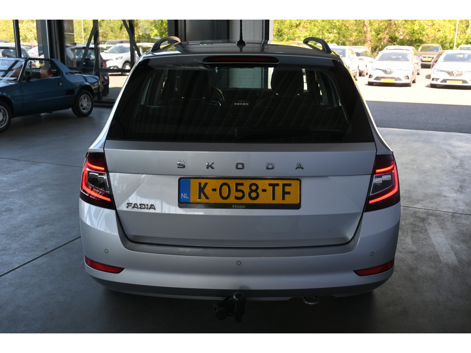 ŠKODA Fabia Combi 1.0 TSI Business Edition Airco Navigatie LED Cruise Control 1e Eigenaar Rijklaarprijs! Inruil Mogelijk!