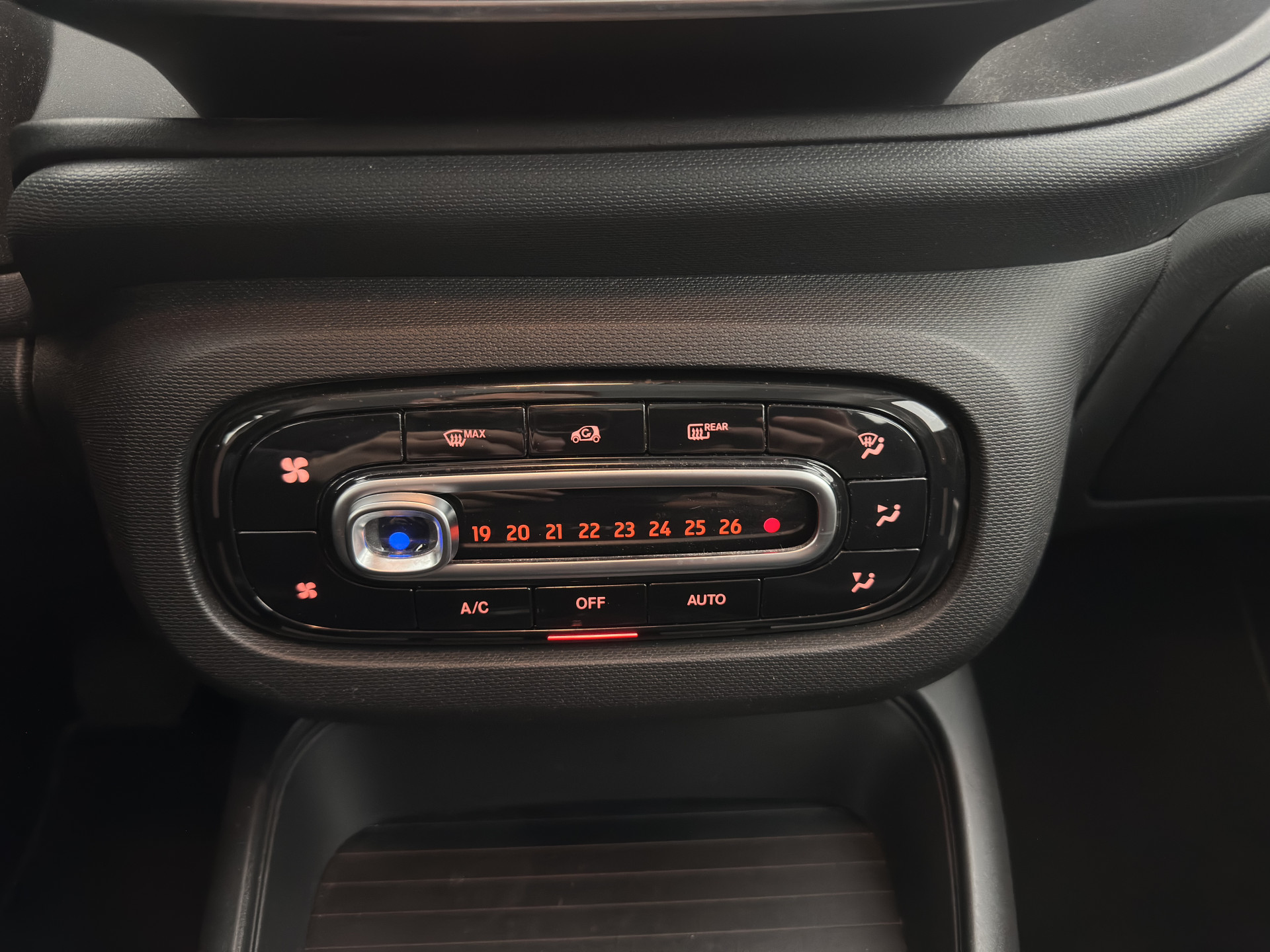 Smart forfour EQ Essential 18 kWh [ 3-Fase ] {SOH-95%} (INCL.BTW) *FULL-LEATHER | AIRCO | CRUISE | COMFORT-SEATS | 15''ALU*