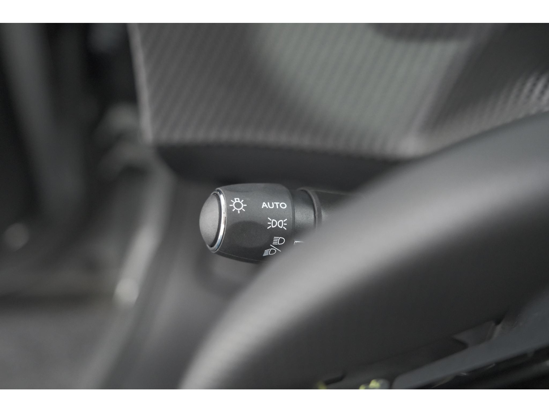 Peugeot 2008 PureTech 130 EAT8 GT | 360 Camera | Adaptieve Cruise Control | Stoelmaasage | Apple Carplay