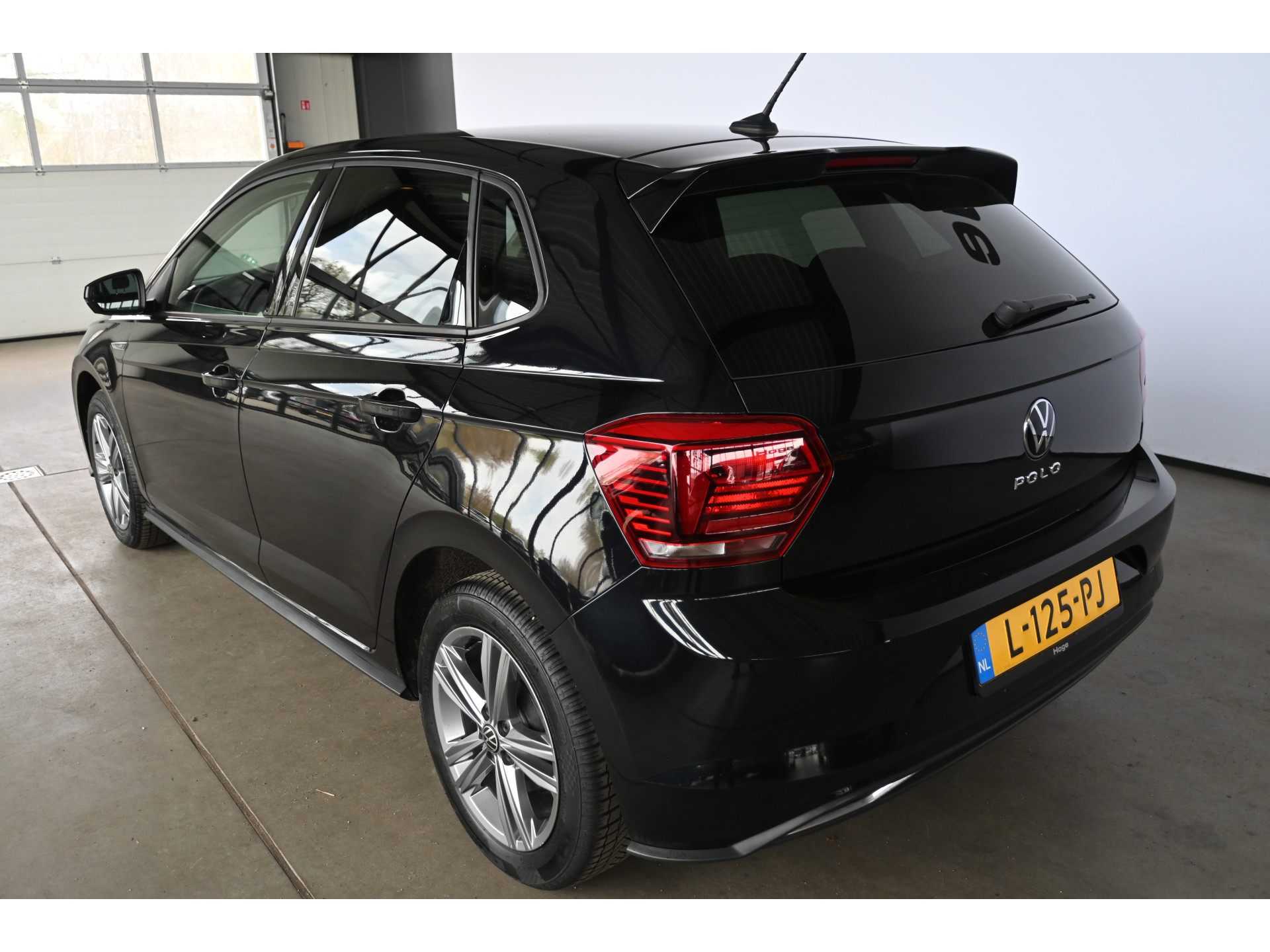 Volkswagen Polo 1.0 TSI R-Line Edition Airco Carplay Cruise Control Rijklaarprijs! Inruil Mogelijk!