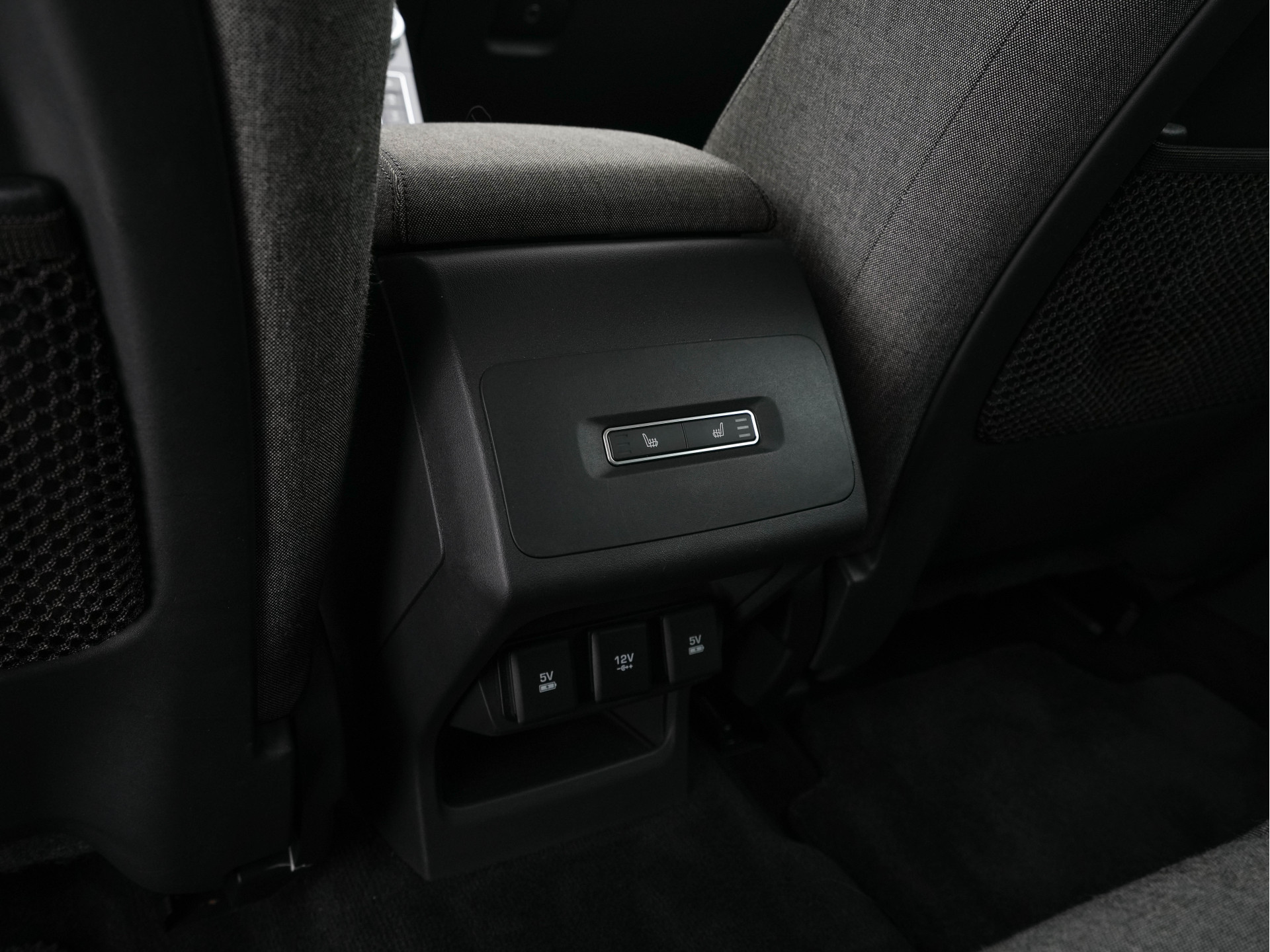 Jaguar I-PACE EV400 HSE First Edition AWD {SOH-91%} (INCL-BTW) Aut. *DIGI-COCKPIT | MATRIX-LED | MICROFIBRE | MERIDIAN-AUDIO | SURROUND-VIEW | KEYLESS | LANE-ASSIST | BLIND-SPOT | CRUISE | DAB | MEMORY-PACK | CCS-FASTLOADER | SPORT-SEATS | 22"