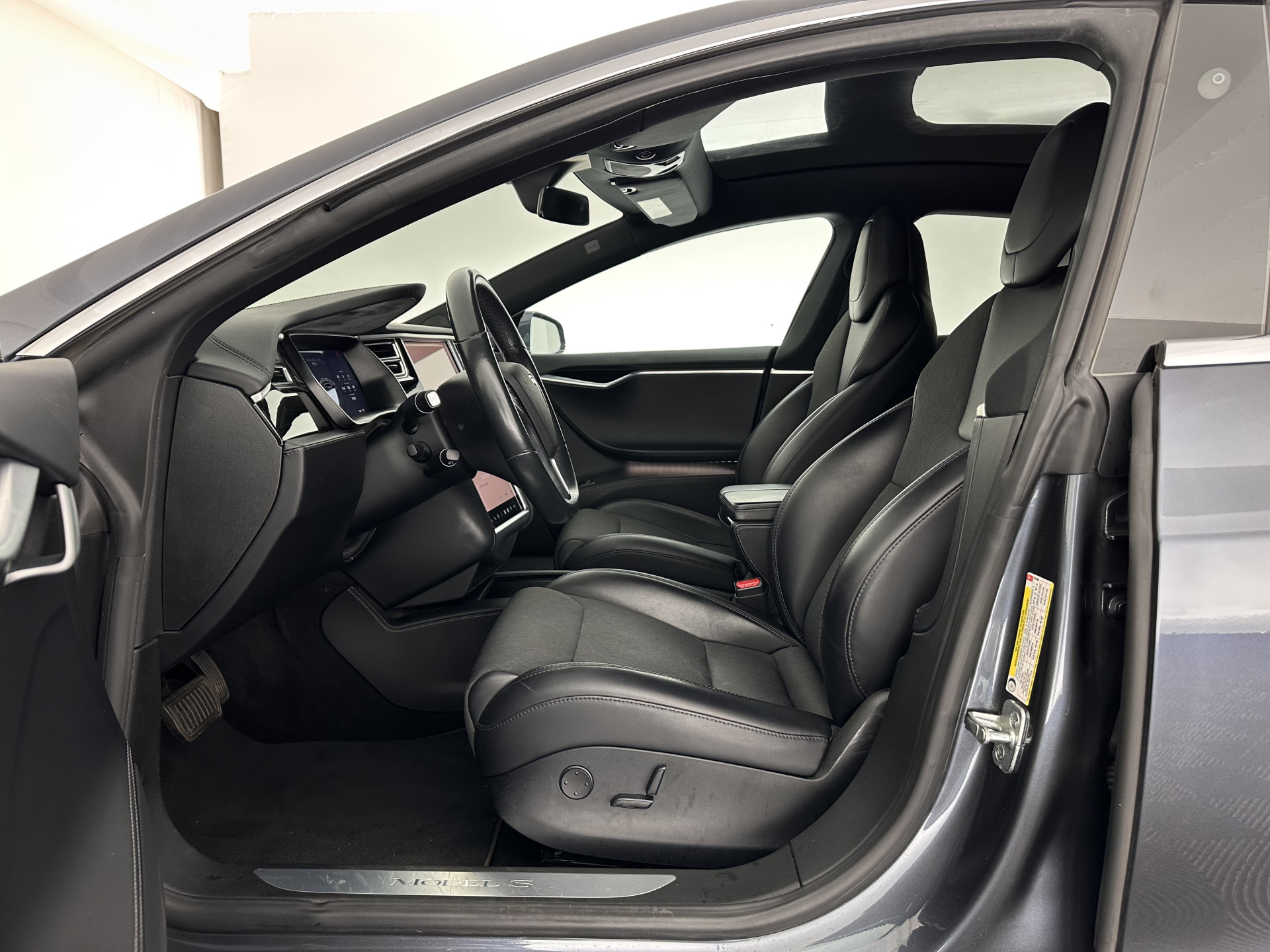 Tesla Model S 75D Base [ 3-Fase-17kW ] (SOH-85%) Aut. *PANO-WINDOW | LEATHER-FABRIC | AIRSUSPENION | FULL-LED | NAVI-FULLMAP | KEYLESS | MEMORY-PACK | HEATED-COMFORTSEATS | DIGI-COCKPIT | CARBON-INLAY | AUTOPILOT | 21"ALU*