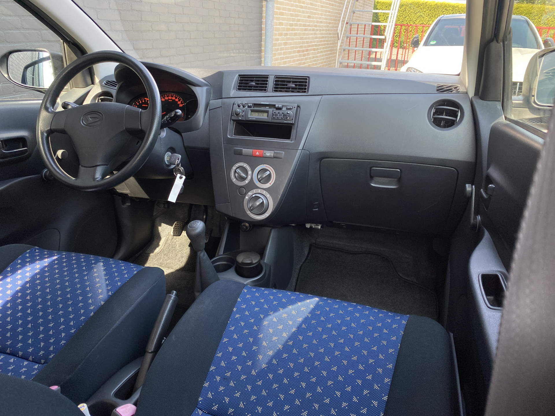 Daihatsu Cuore 1.0 Clever | dealer onderhouden | metallic lak | centrale deurvergrendeling | airbags | NL auto