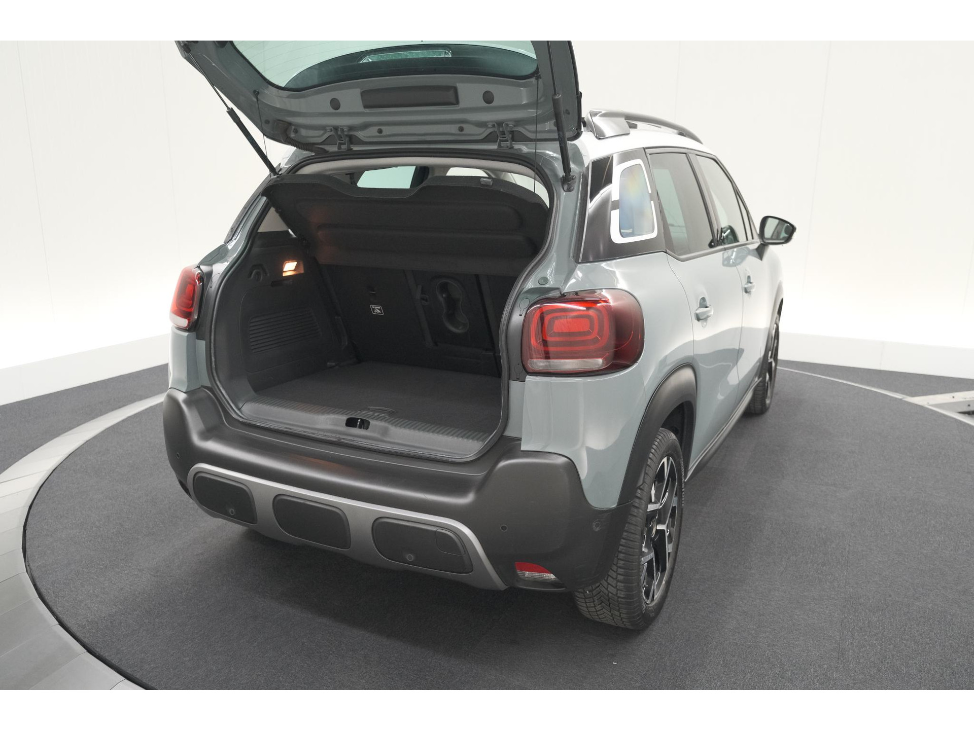 Citroen C3 Aircross PureTech 130 EAT6 Shine | Schuif-/Kanteldak | Camera | Dodehoekdetectie | Head-Up Display