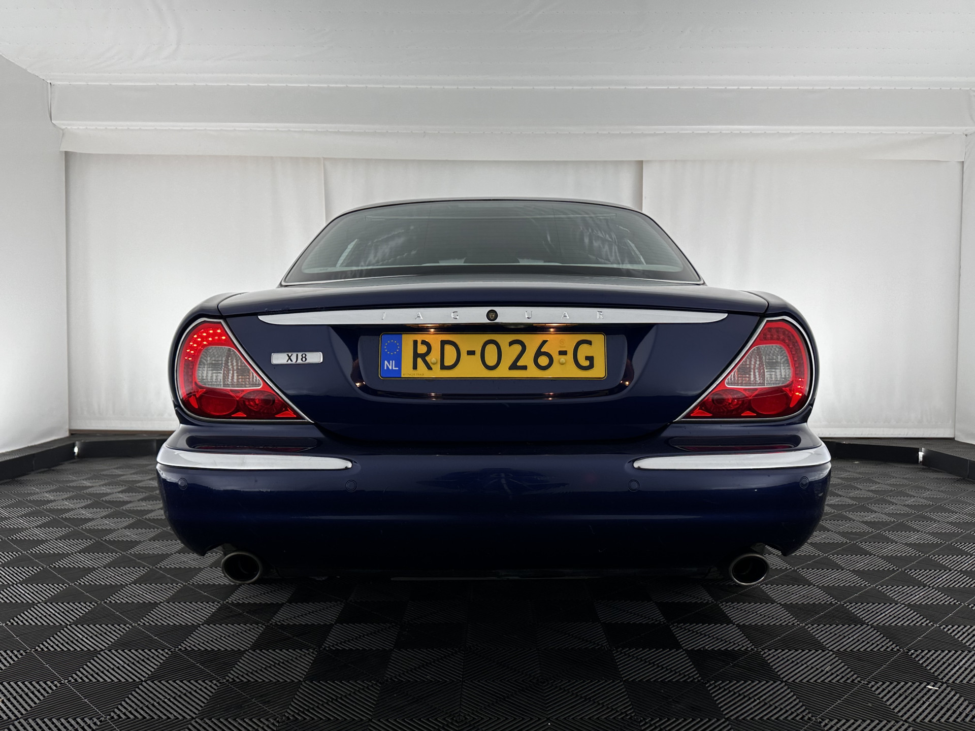 Jaguar XJ 3.5 V8 Executive [ Right-Hand-Drive ] Aut. *LEATHER | BI-XENON | ECC | WOODEN-INLAY | HEATED-COMFORTSEATS | MEMORY-PACK | JAGUAR-AUDIO | PDC | CRUISE | 18"ALU*