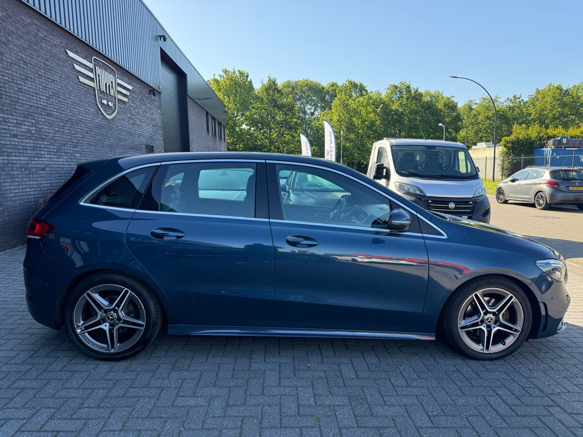Mercedes-Benz B-klasse 180 Business Solution AMG | 3/6/12MND GARANTIE | AUTOMAAT | LED | CRUISE | CARPLAY | DAB | AIRCO | STOELVERWM. |