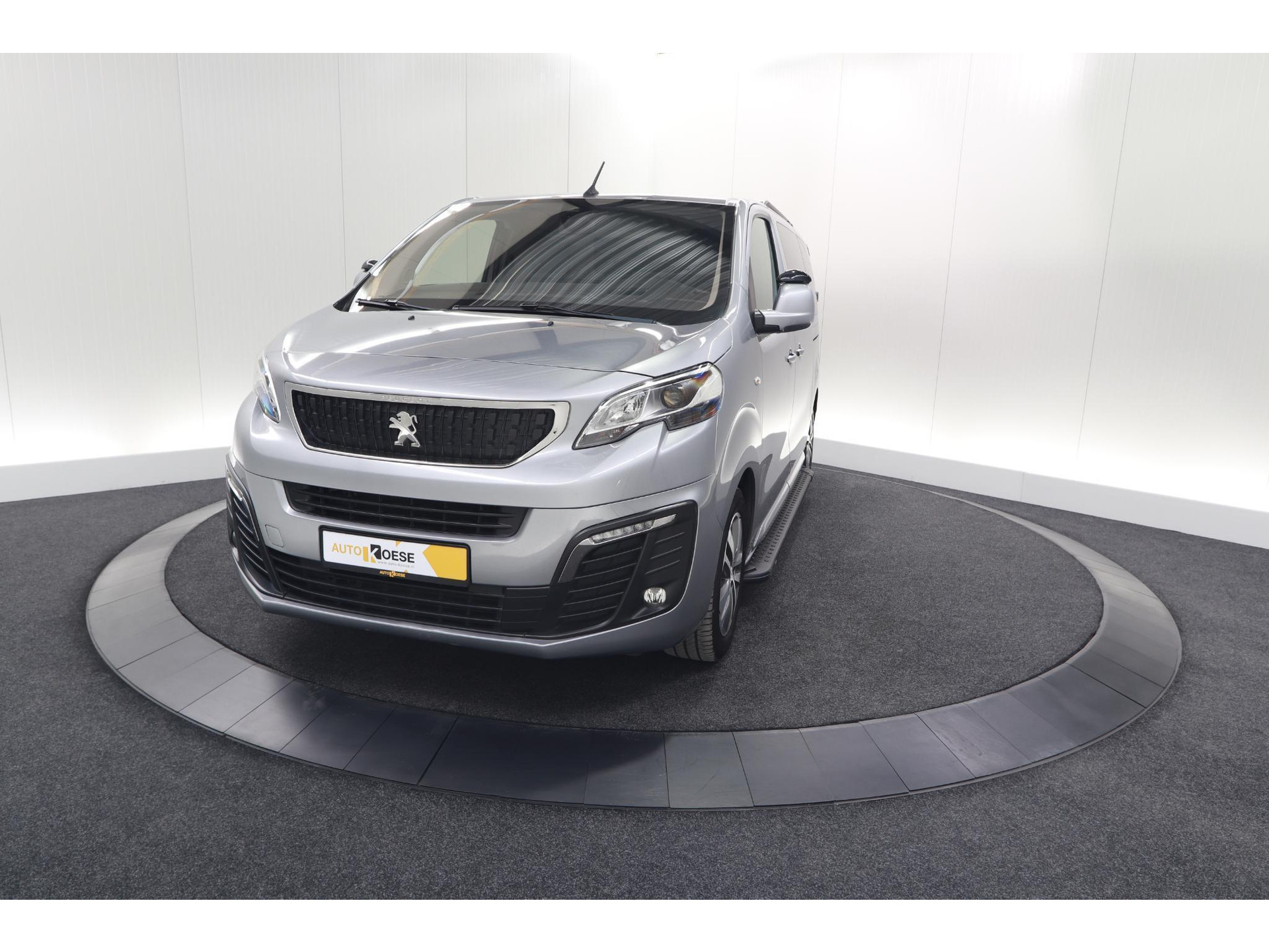 Peugeot Expert 2.0 BlueHDI 180 Automaat Standard Premium | Standkachel | Trekhaak | Head-Up Display | Camera | Apple Carplay | Laadruimte Betimmering