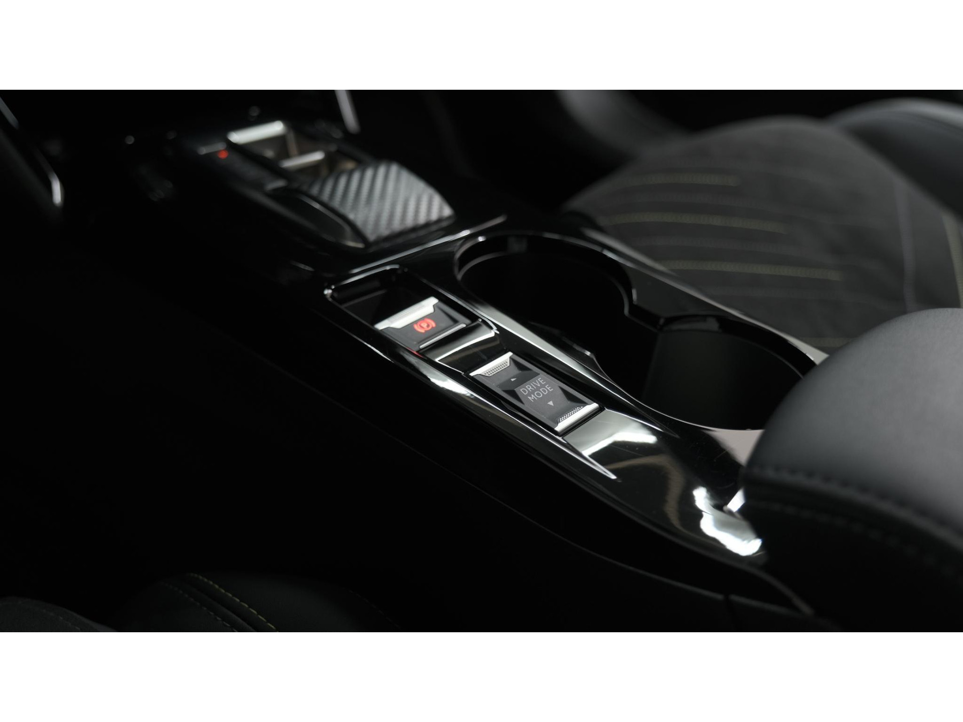 Peugeot 2008 PureTech 130 EAT8 GT | 360 Camera | Adaptieve Cruise Control | Dodehoekdetectie | Apple Carplay