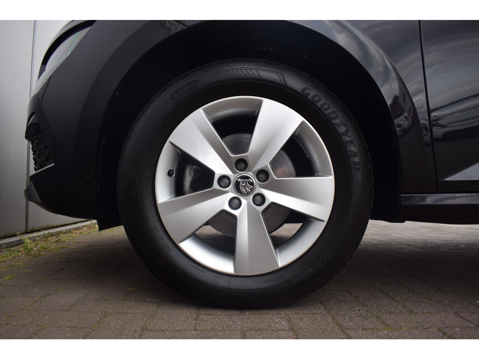 Skoda Kamiq 1.0 TSI Sport Business | Sportstoelen | Apple CarPlay | Climate | Cruise