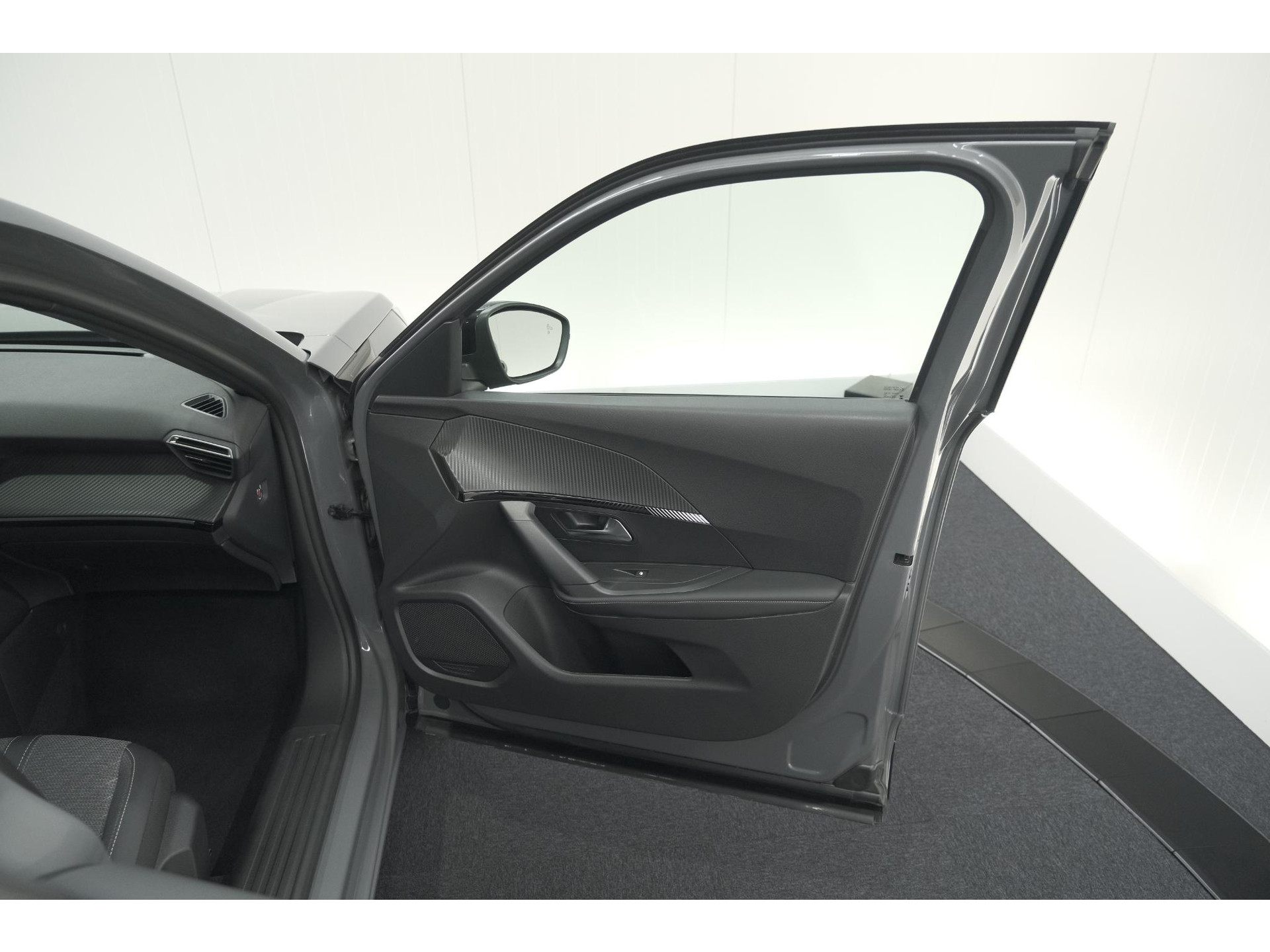 Peugeot 2008 Hybrid 136 e-DCS6 Allure | 360 Camera | Adaptieve Cruise Control | Dodehoekdetectie | Apple Carplay