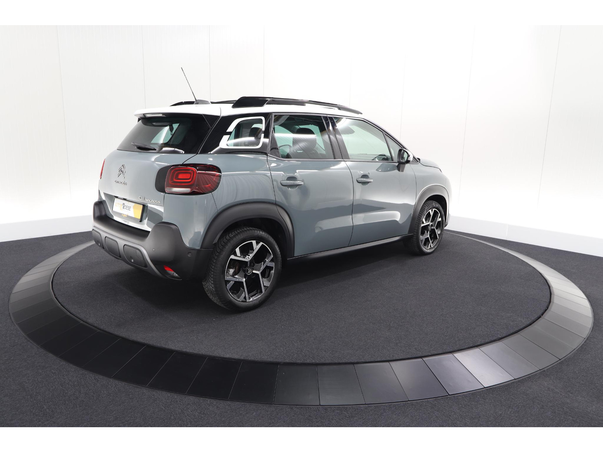 Citroen C3 Aircross PureTech 130 EAT6 Shine | Schuif-/Kanteldak | Camera | Dodehoekdetectie | Head-Up Display
