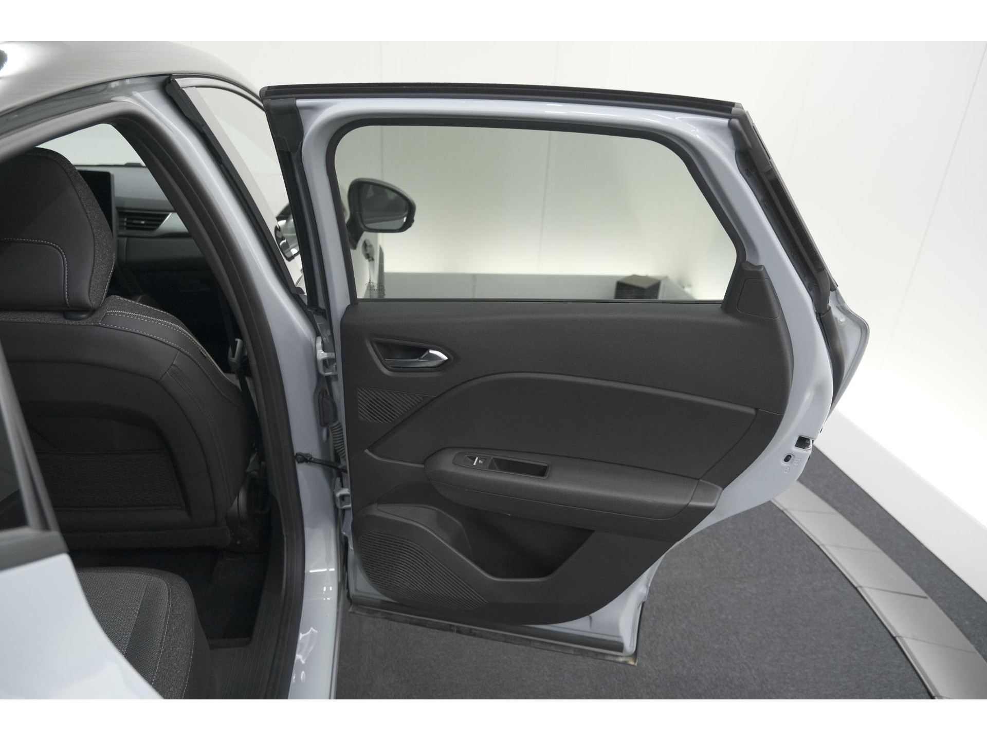 Renault Captur 1.8 E-Tech full hybrid 160 techno | Camera | Adaptieve Cruise Control | Navigatie