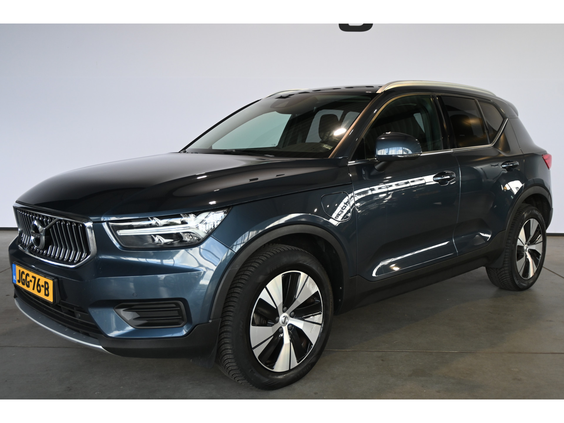 Volvo XC40 1.5 T5 Recharge Inscription Clima Cruise CarPlay Trekhaak PDC Lane Assist Camera 100% Onderhouden! Inruil Mogelijk!