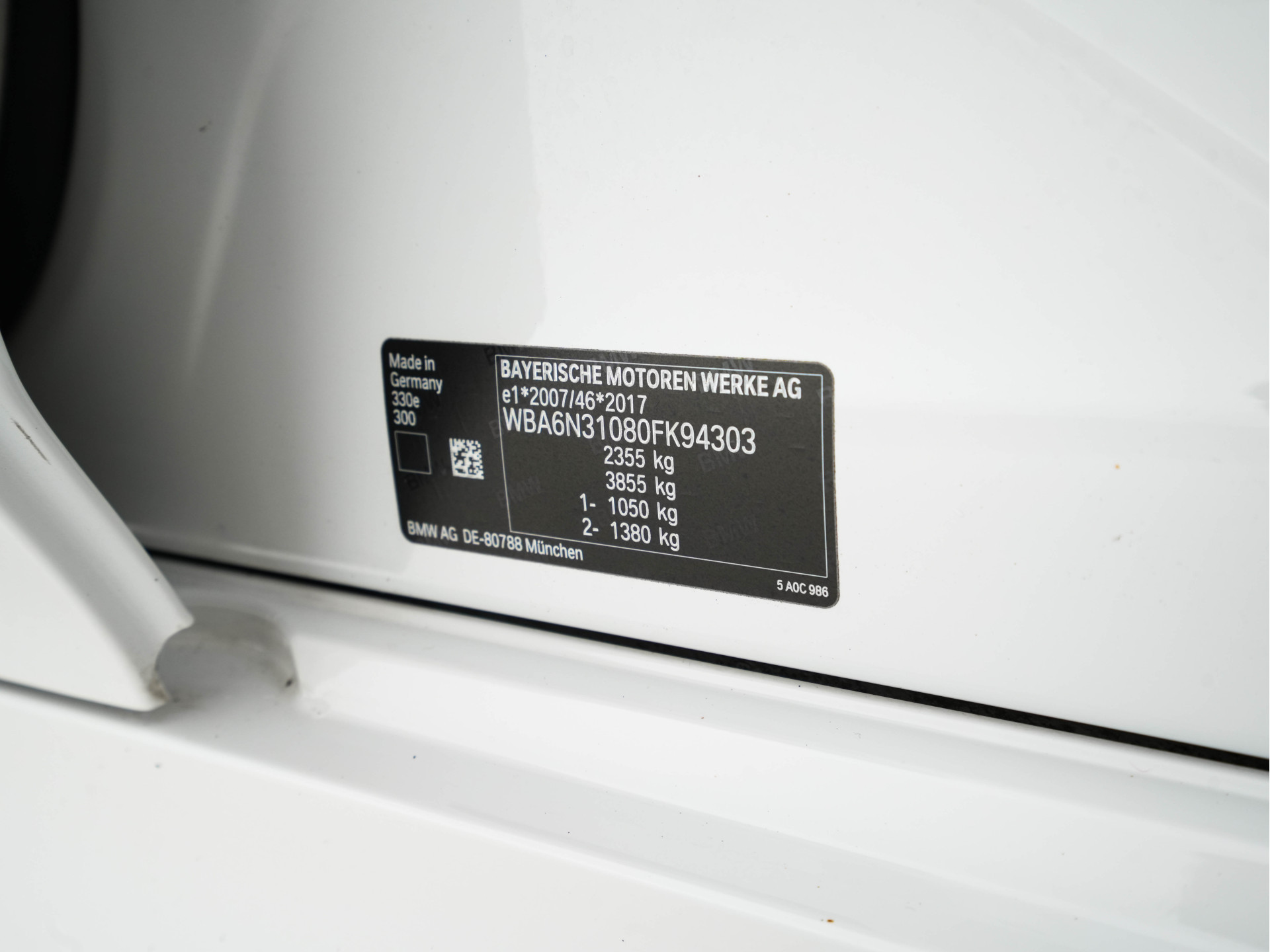 BMW 3-serie Touring 330e Plug-In (INCL-BTW) *LUXURY-LEATHER | NAVI-FULLMAP |  DIGI-COCKPIT | FULL-LED | DAB | ECC | PDC | ADAPTIVE-CRUISE | HEATED-SPORSEATS | KEYLESS | PRIVACY-GLASS | KEYLESS | CARPLAY | TOWBAR | 17"ALU*