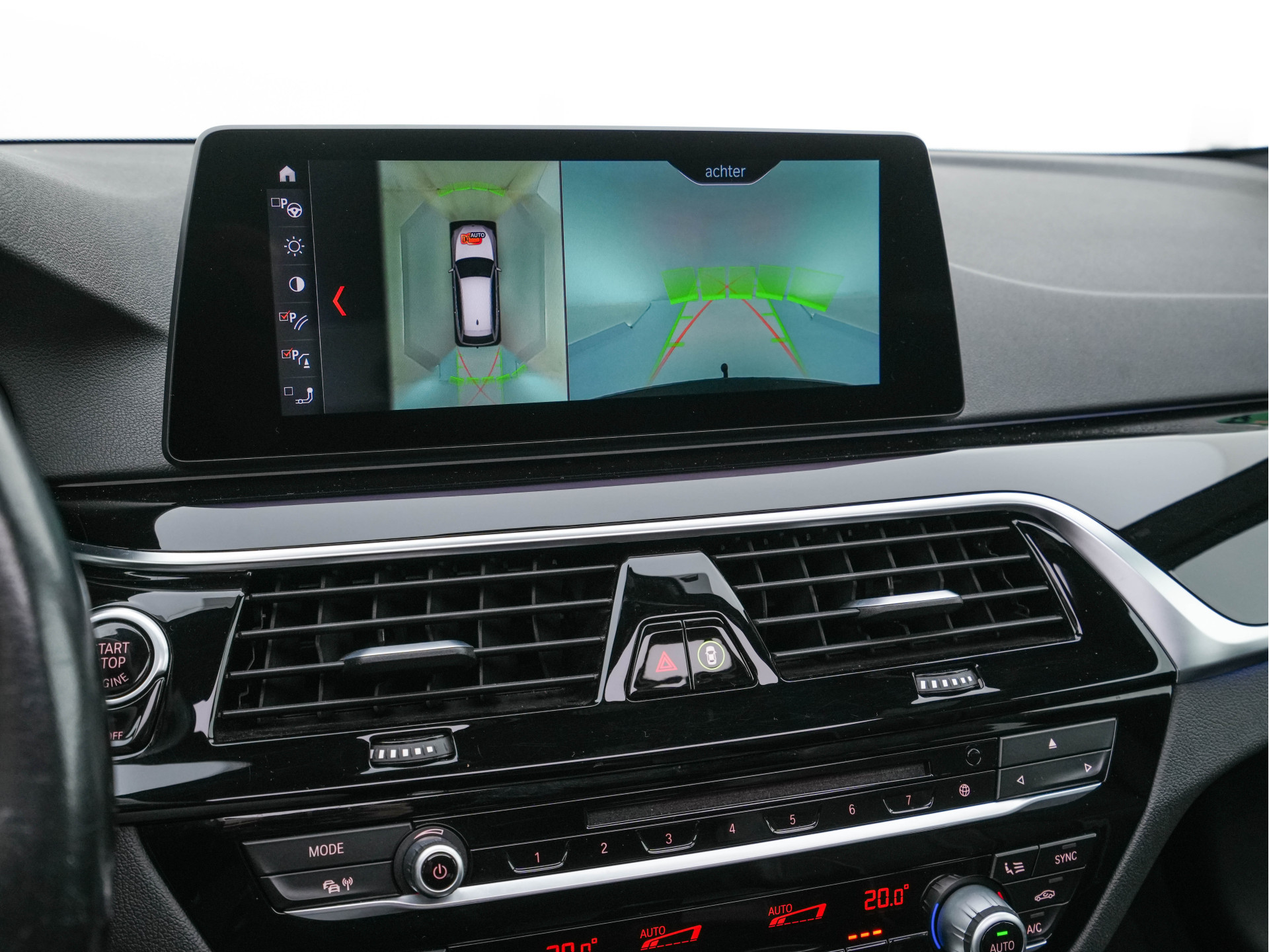 BMW 5-serie Touring 530d Sportline High Executive Aut. *PANO | LEATHER | FULL-LED | MEMORY-PACK | TOP-VIEW | HEATED-COMFORTSEATS | NAVI-FULLMAP | PRIVACY-GLASS | AMBIENT-LIGHT | ECC | CARPLAY | PDC | TOWBAR | SHIFT-PADDLES | 20"ALU*