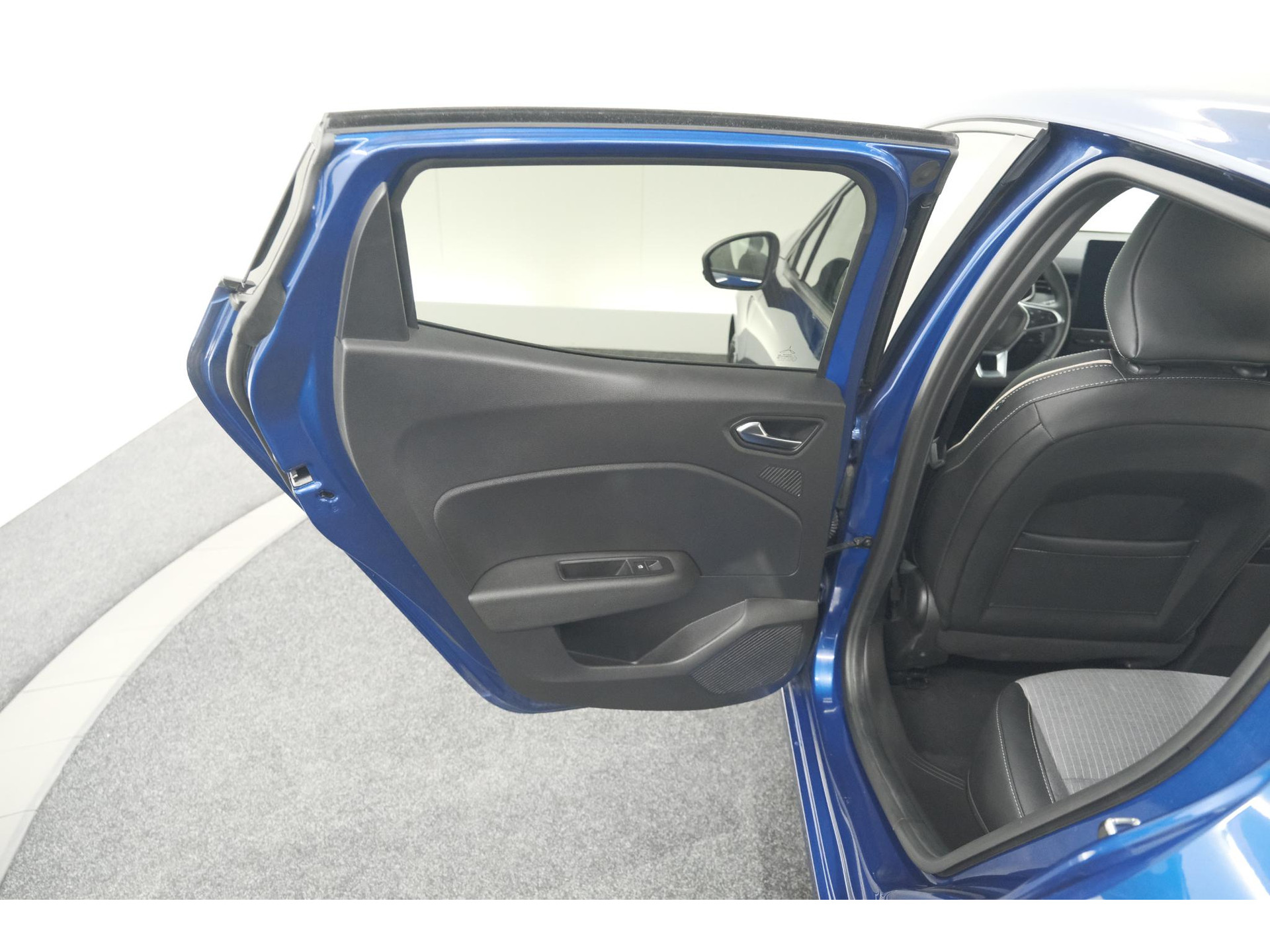 Renault Clio TCe 90 GPF Techno | 360 Camera | Dodehoekdetectie | Adaptieve Cruise Control