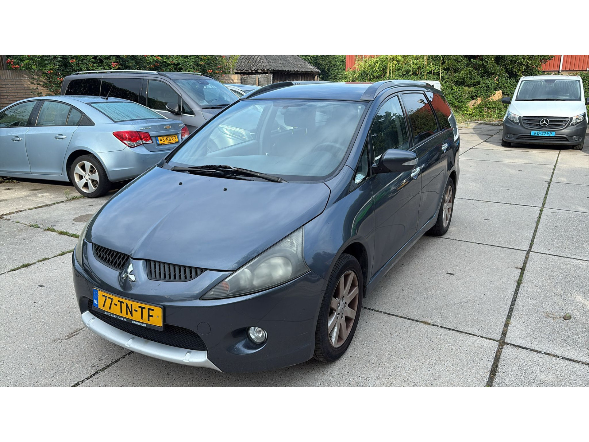 Mitsubishi Grandis 2.4-16V 7 Zits Only Export