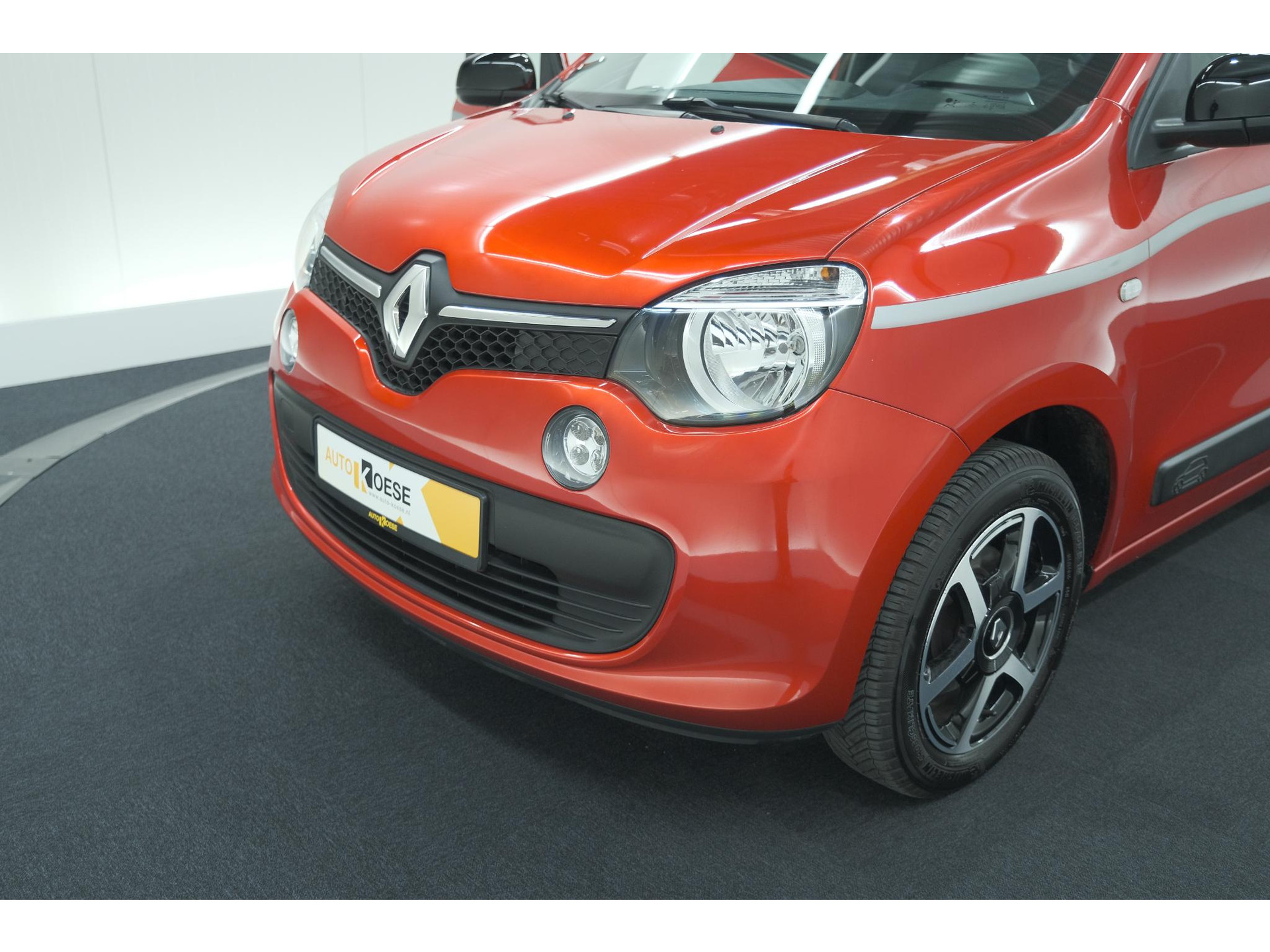 Renault Twingo 1.0 SCe Limited | Automaat | Parkeersensoren | Allseason Banden | Bluetooth Radio