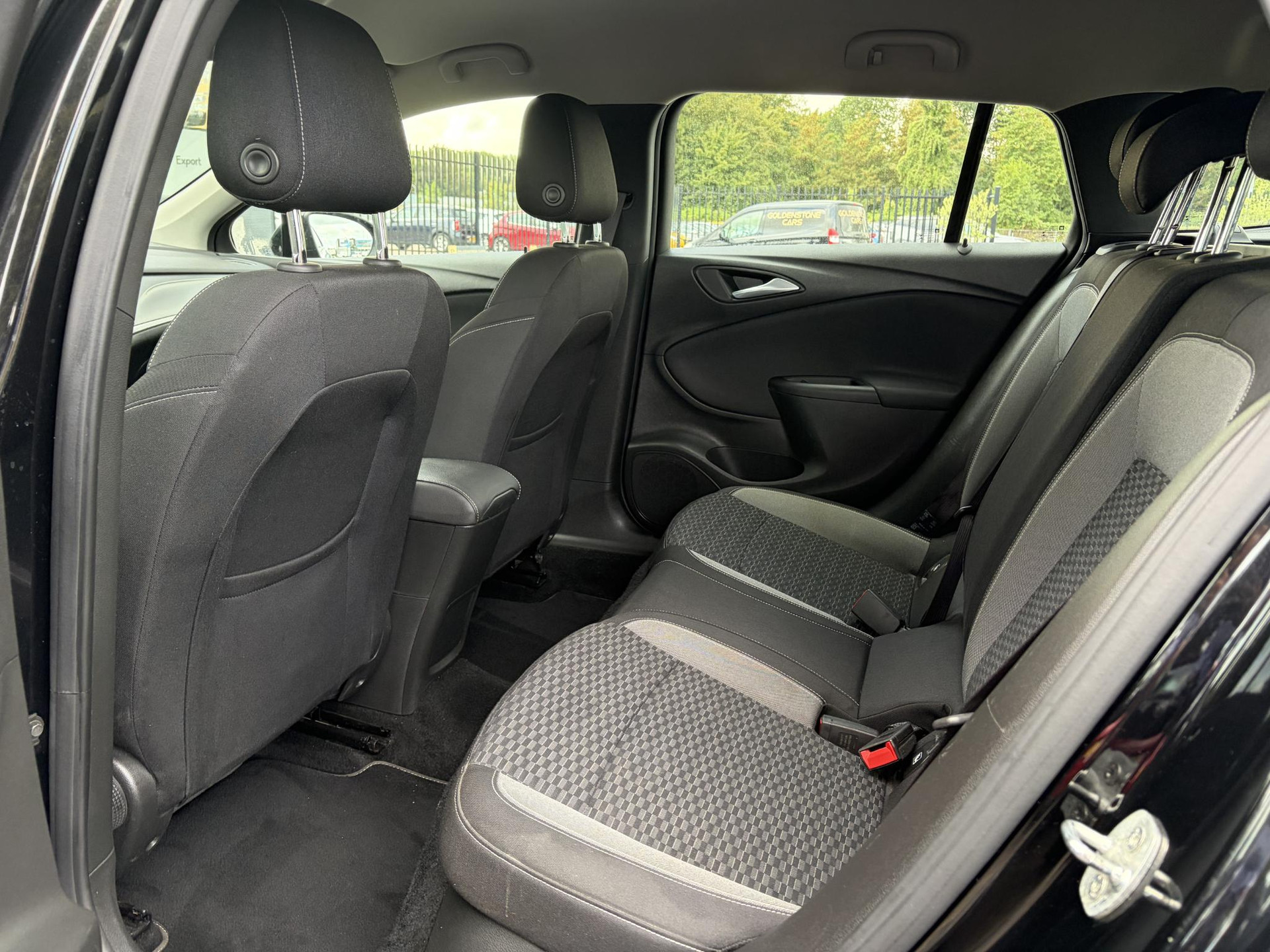 Opel Astra Sports Tourer 1.2 Edition ✓131pk✓2e Eigenaar✓Trekhaak✓Navi✓Airco✓Cruise✓Pdc V+A✓Lm velgen✓Dealer Onderhouden✓Comfortstoelen✓N.A.P✓Apk tot 07-2028