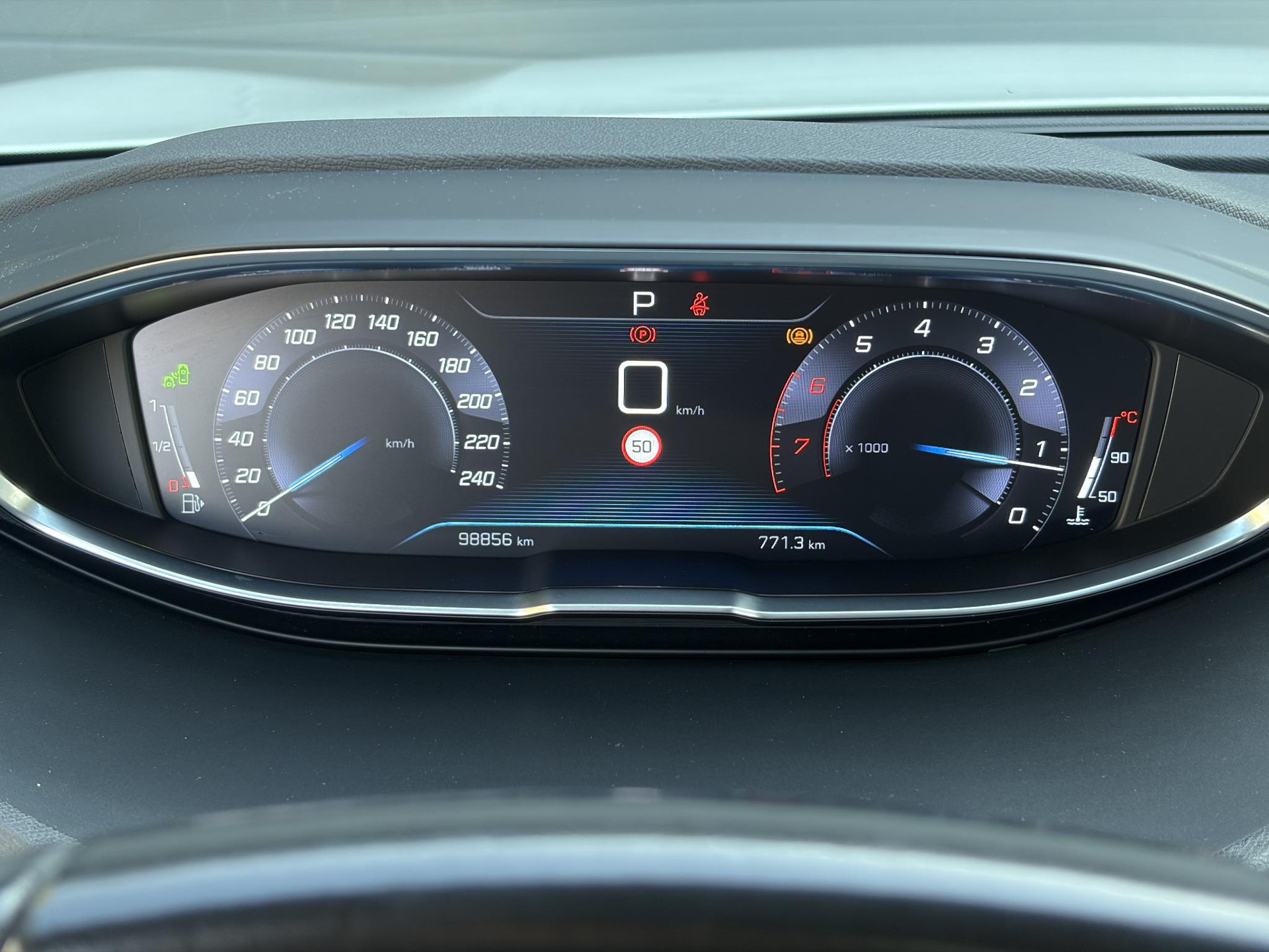 Peugeot 3008 1.2 PureTech Allure ✓1e Eigenaar✓D-riem vv 2024✓360° Camera✓Navi✓Trekhaak✓Carplay✓131pk✓Dealer Onderhouden✓Keyless✓Memory stoelen✓Halfleder✓Pdc V+A✓Stoelverw✓Dodehoeksensor✓17''Lm velgen✓N.A.P✓Apk tot 03-2027