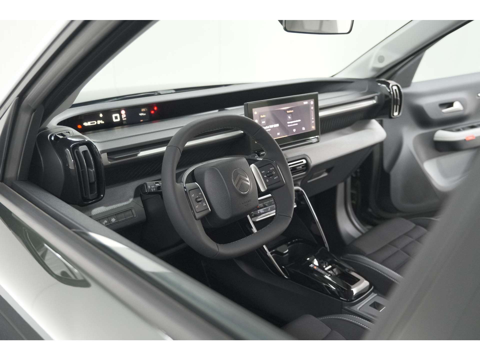 Citroen Ë-C3 Aircross Plus 113pk Extended Range 54 kWh | 11 KW Lader | Camera | Apple CarPlay | Parkeersensoren