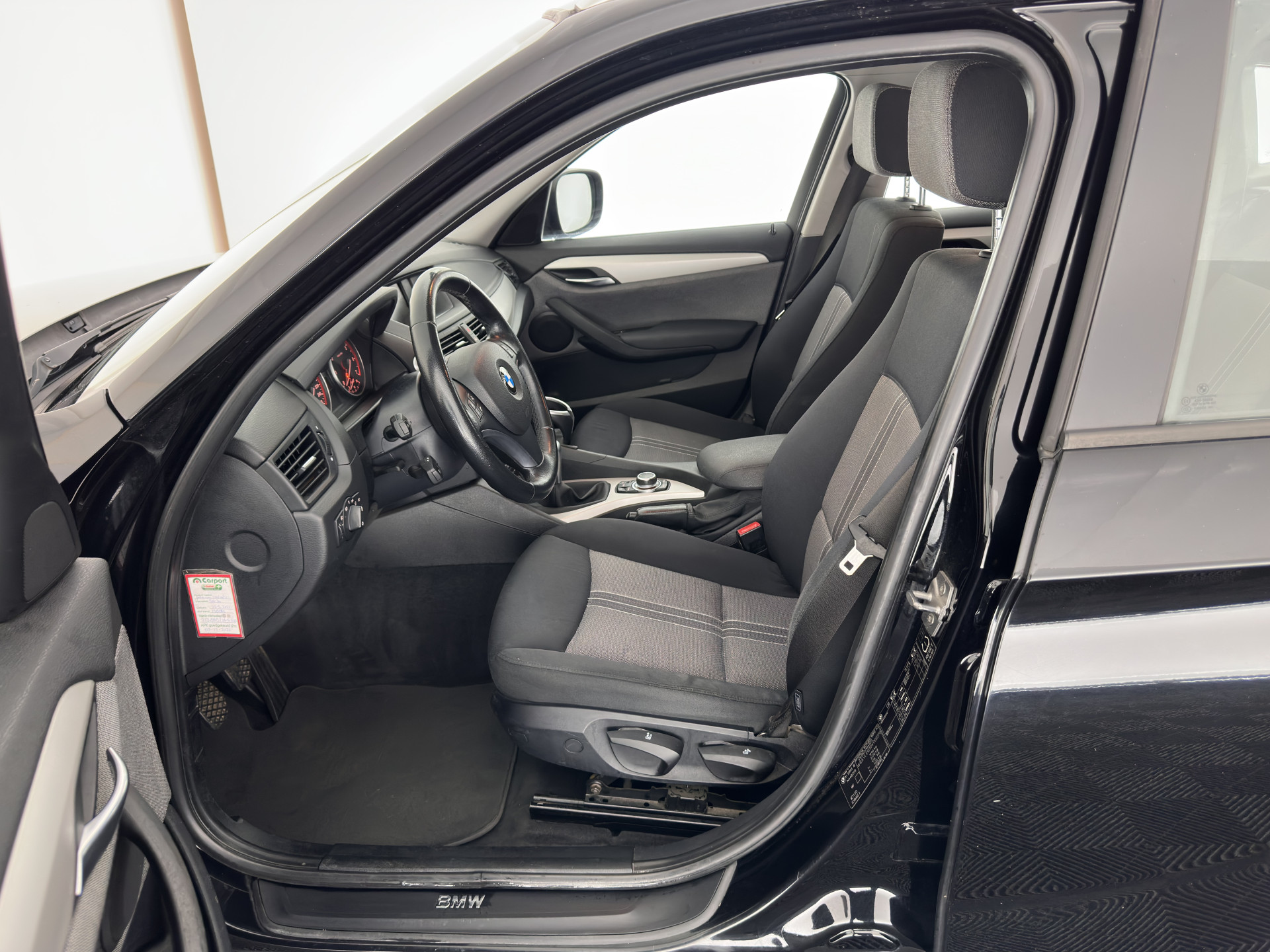 BMW X1 sDrive18i X-Line Executive *NAVI-FULLMAP | COMFORT-SEATS | ECC | PDC | CRUISE | TOWBAR | 18''ALU*