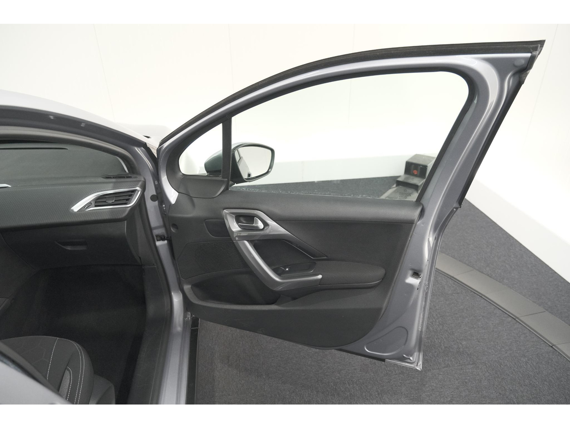 Peugeot 2008 PureTech 110 Blue Lion | Trekhaak | Apple Carplay | Parkeersensoren