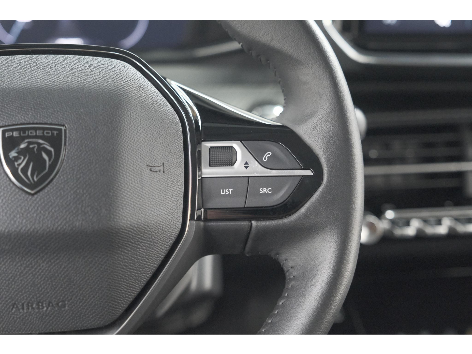 Peugeot 208 PureTech 100 Allure Pack | NIEUW MODEL | Apple CarPlay | Parkeersensoren | Climate Control