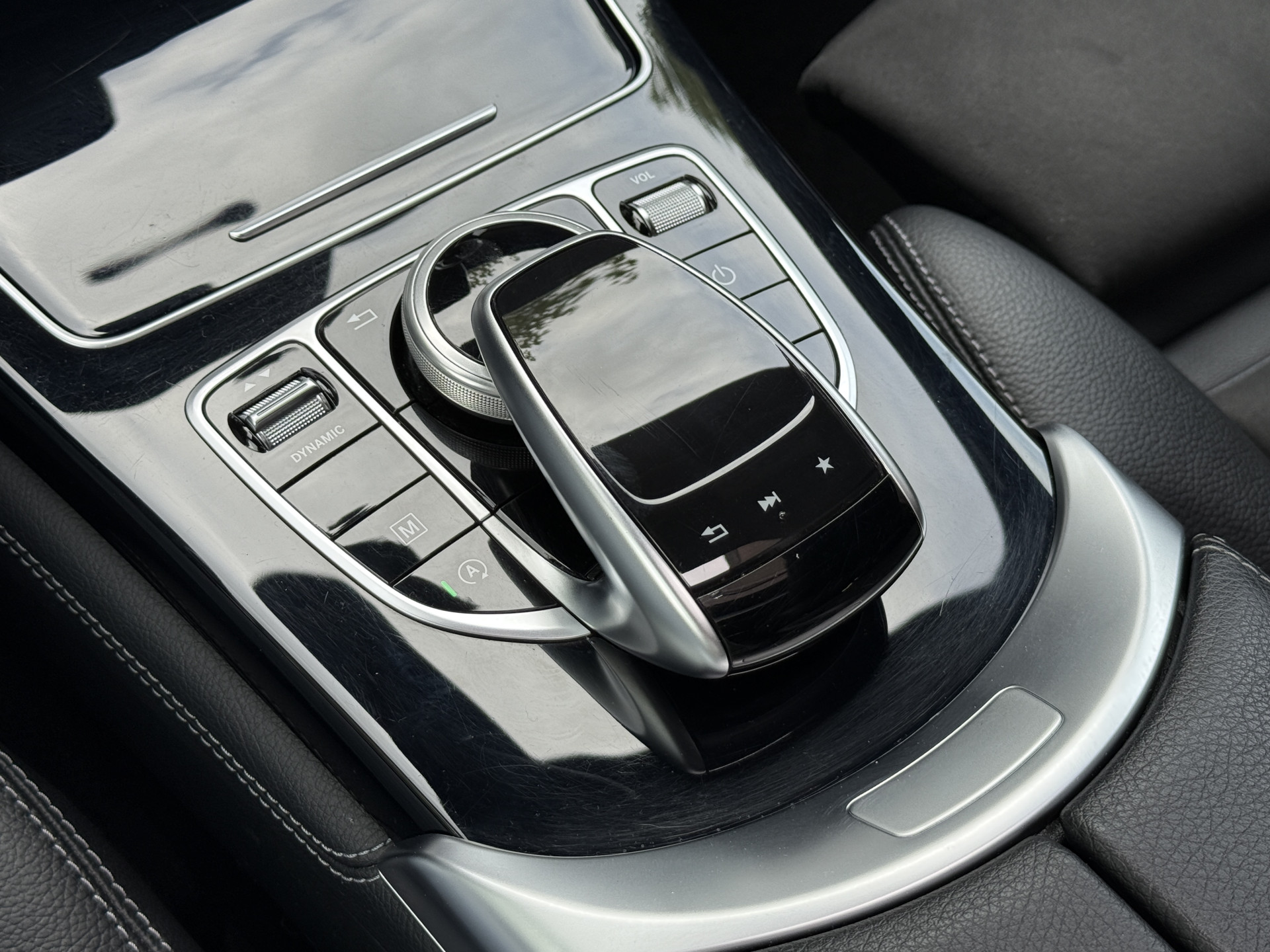 Mercedes-Benz GLC-klasse 250 4MATIC AMG Line Premium | Panoramadak | Stoelverwarming | Camera