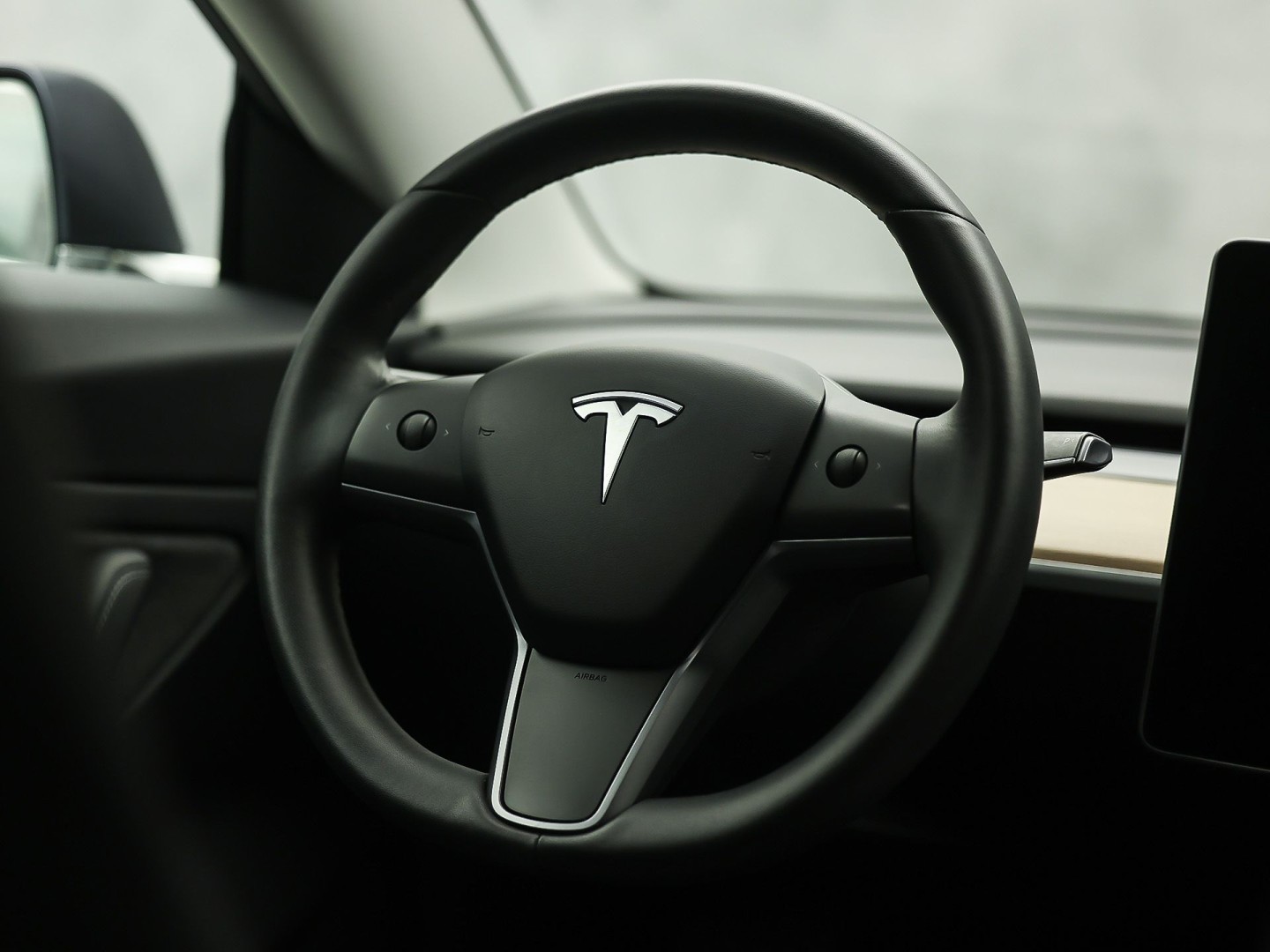 Tesla Model 3 Standard RWD Plus 60 kWh 283Pk Automaat (PANORAMADAK, AUTOPILOT, SOH 85,7%, LEDER, CAMERA, MEMORY SEATS, NAVIGATIE, NIEUWSTAAT)
