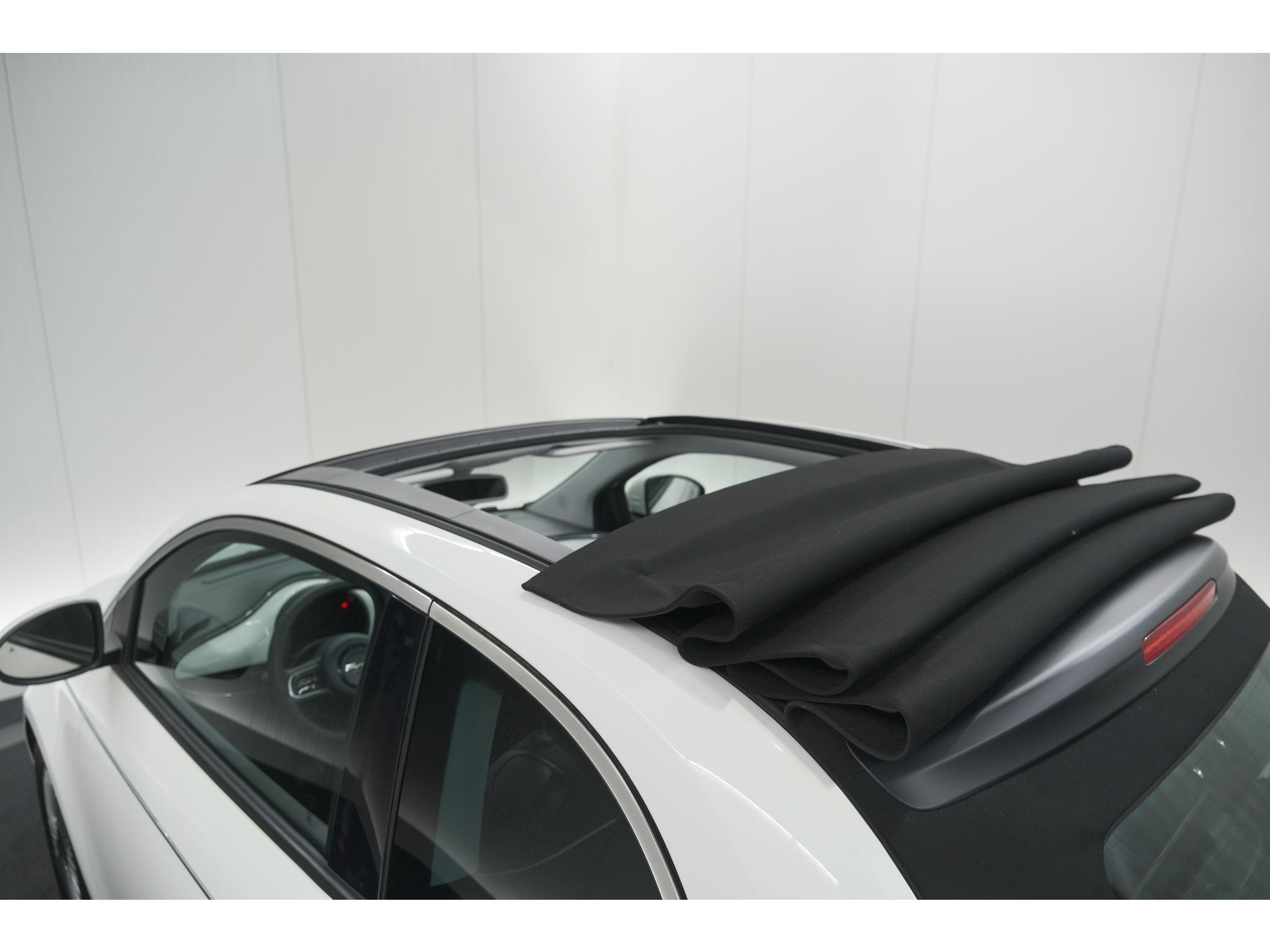 Fiat 500 C Icon 42 kWh | 97,3% SOH | Convenience Pack | Camera | Dodehoekdetectie | Stoelverwarming