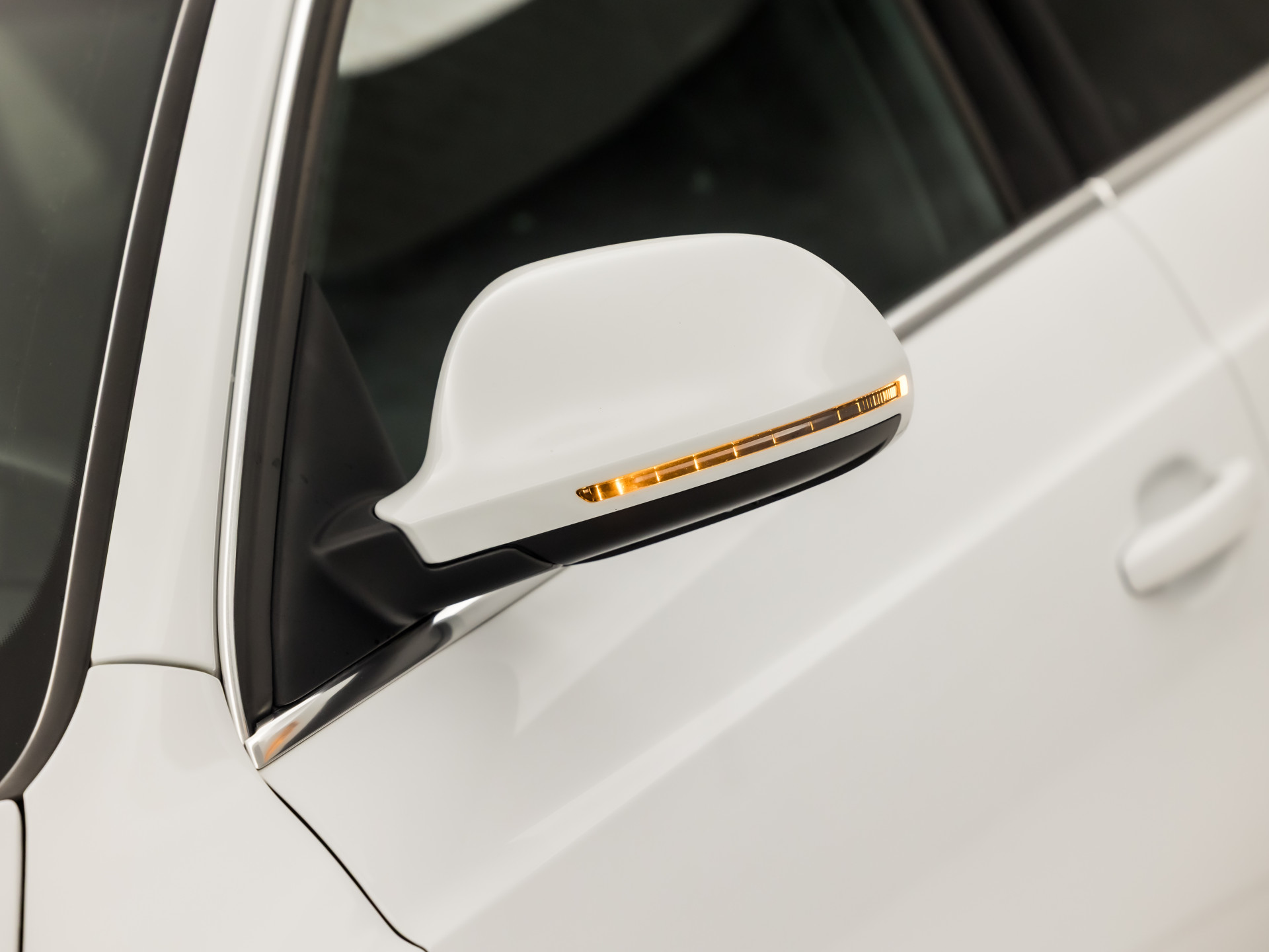 Audi Q3 1.4 TFSI S-Line Sport 150Pk Automaat (2X S-LINE, NAVIGATIE, LEDER, STOELVERWARMING, SPORTSTOELEN, GETINT GLAS, TREKHAAK, NIEUWE APK, NIEUWSTAAT)