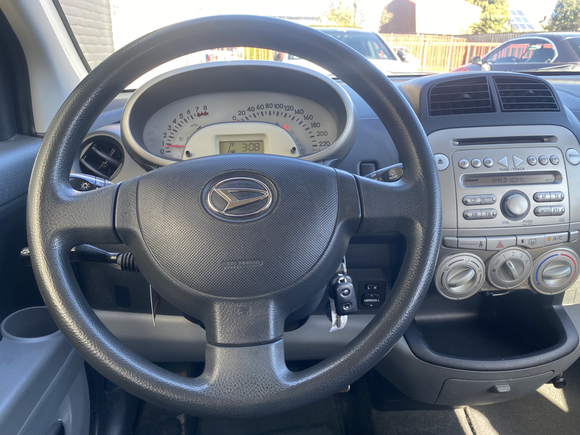 Daihatsu Sirion 2 1.3-16V Prestige | dealer onderhouden | airco | elektrisch pakket | nieuw geleverd | 3 maand garantie