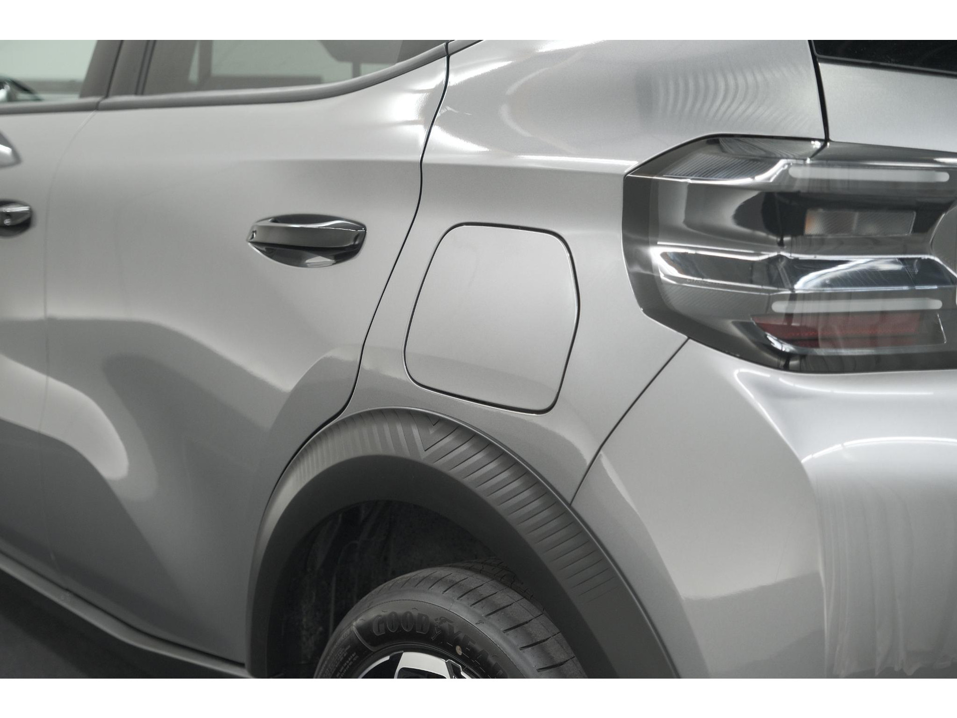 Citroen Ë-C3 Max 113pk 44 kWh | 7 KW Laadfunctie | Camera | Navigatie | Apple Carplay | Parkeersensoren