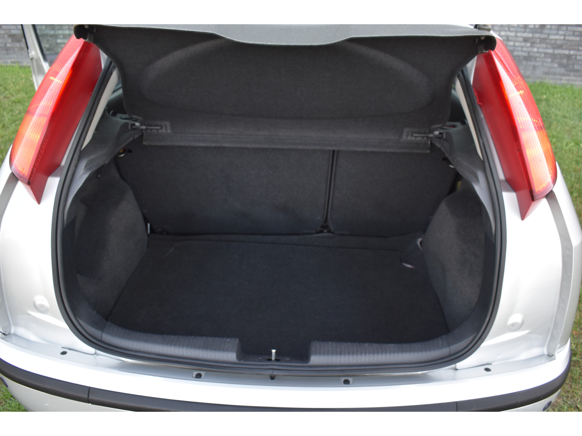 Ford Focus 1.6-16V Trend Automaat storing Airco 5-deurs 1e eigenaar Pdc Trekhaak lees goed!!! HANDELSAUTO - automaat gaat in noodloop LEES GOED