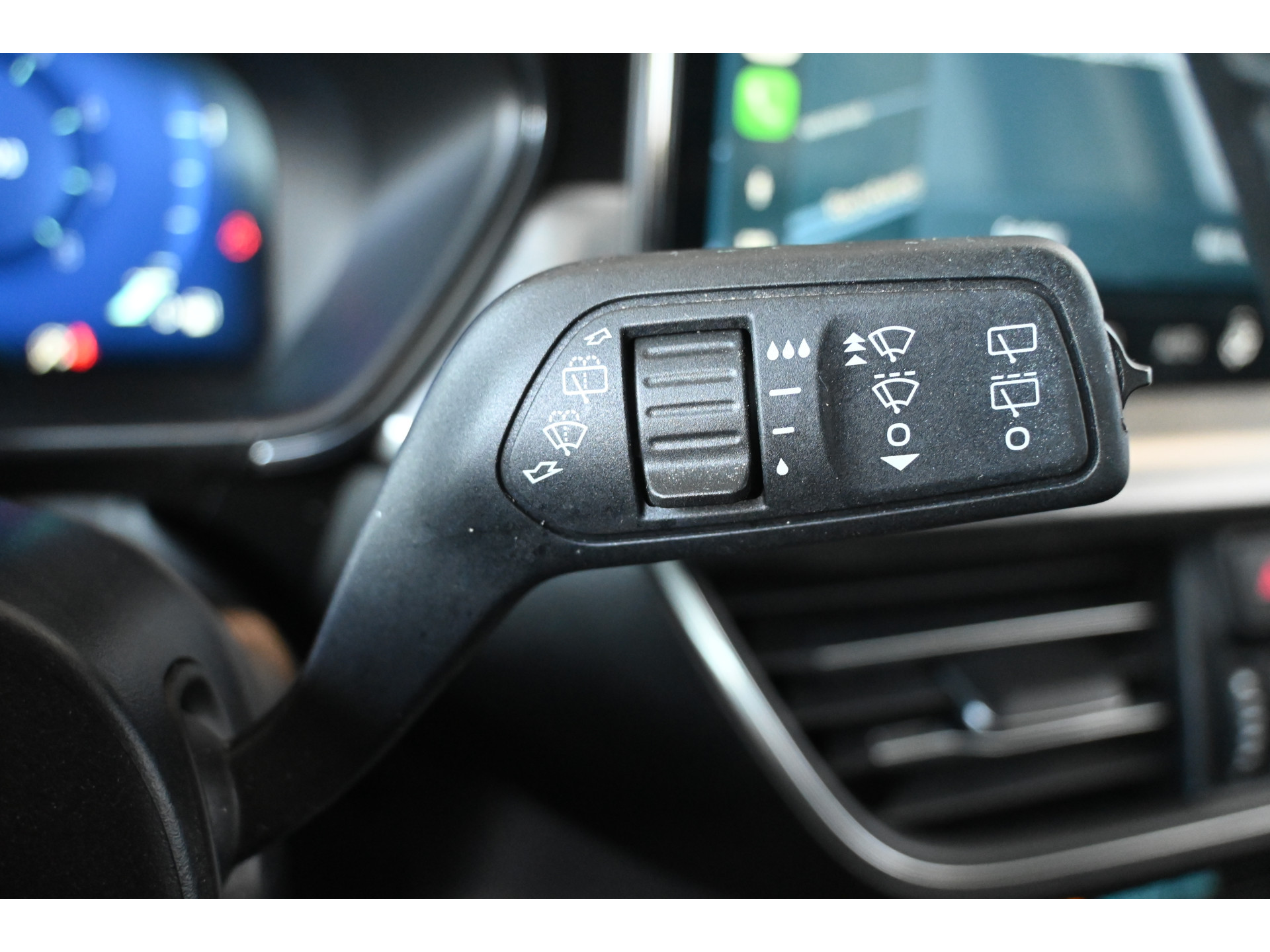 Ford Focus Wagon 1.0 EcoBoost Hybrid Titanium X Nap! Cruise Clima Full LED Trekhaak CarPlay Navigatie Inruil Mogelijk!