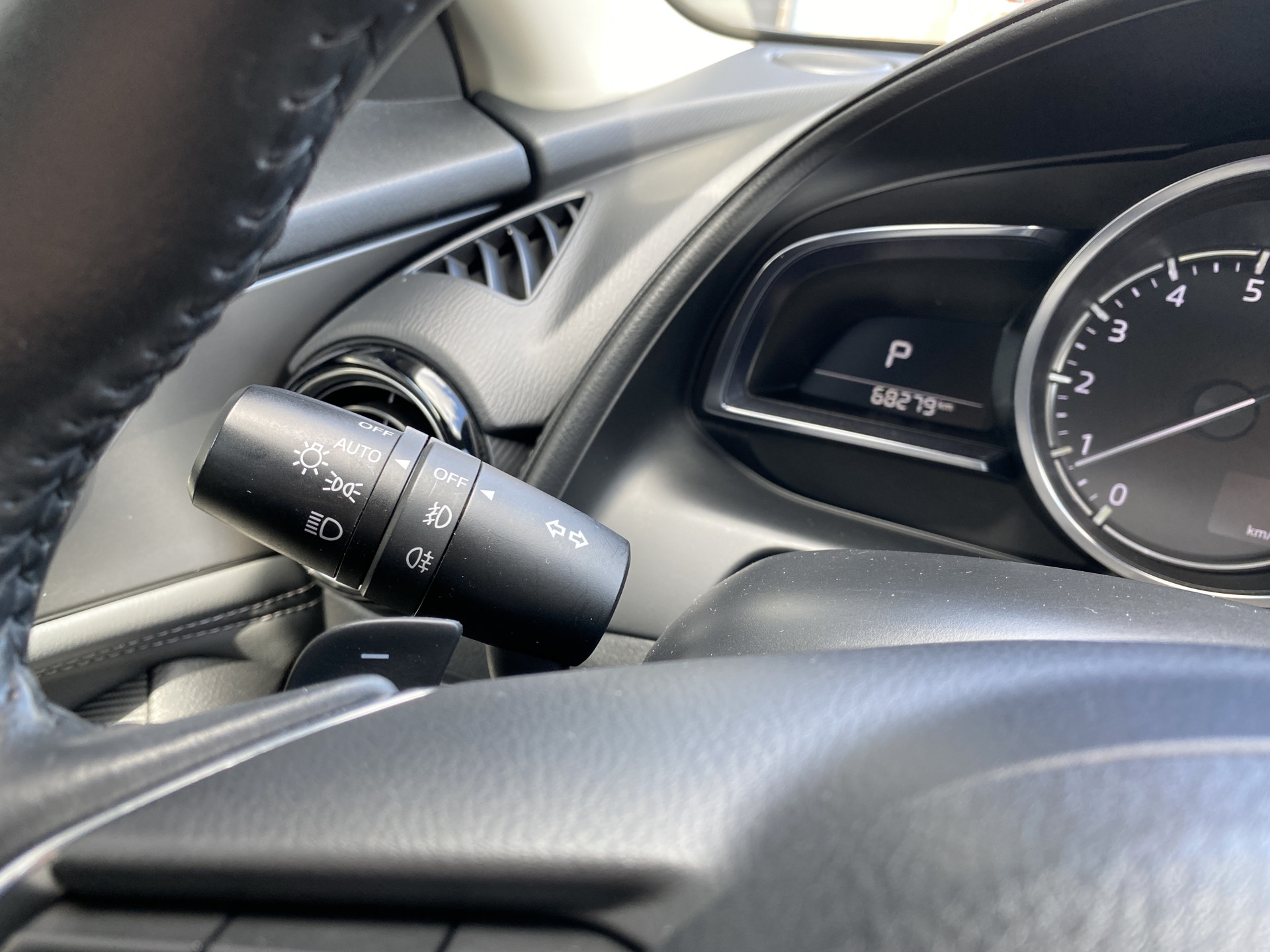 Mazda CX-3 2.0 SkyActiv-G 120 GT-M AUT. | navigatie | trekhaak | leder interieur | head up display | camera | apple carplay