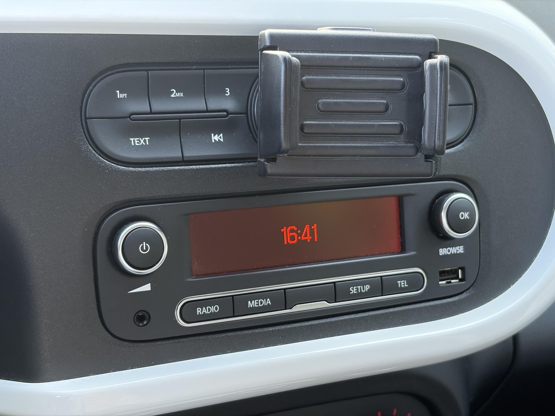 Renault Twingo 1.0 SCe Dynamique Dealer Onderhouden l Airco l Cruise l Recent beurt gehad l Lm velgen l Weinig Km l N.A.P l Apk tot 05-2027