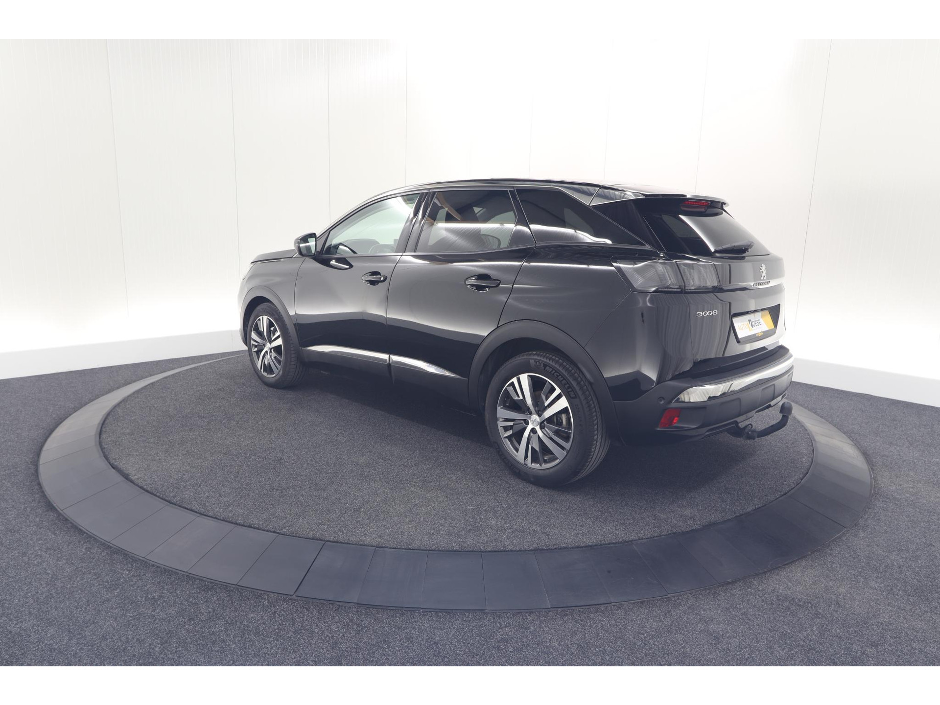 Peugeot 3008 PureTech 130 Allure | Trekhaak | Camera | Dodehoekdetectie | Navigatie