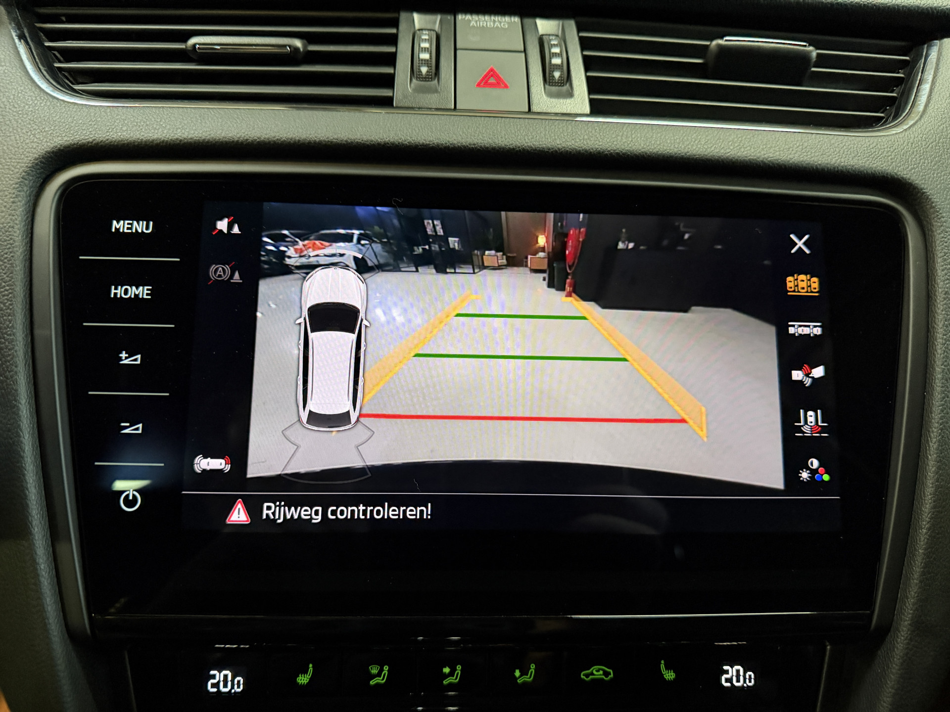 ŠKODA Octavia Combi 2.0 TSI 191PK Style Business | Leder | Adaptive cruise | Afn. trekhaak | Camera | Carplay | Dealer onderhouden