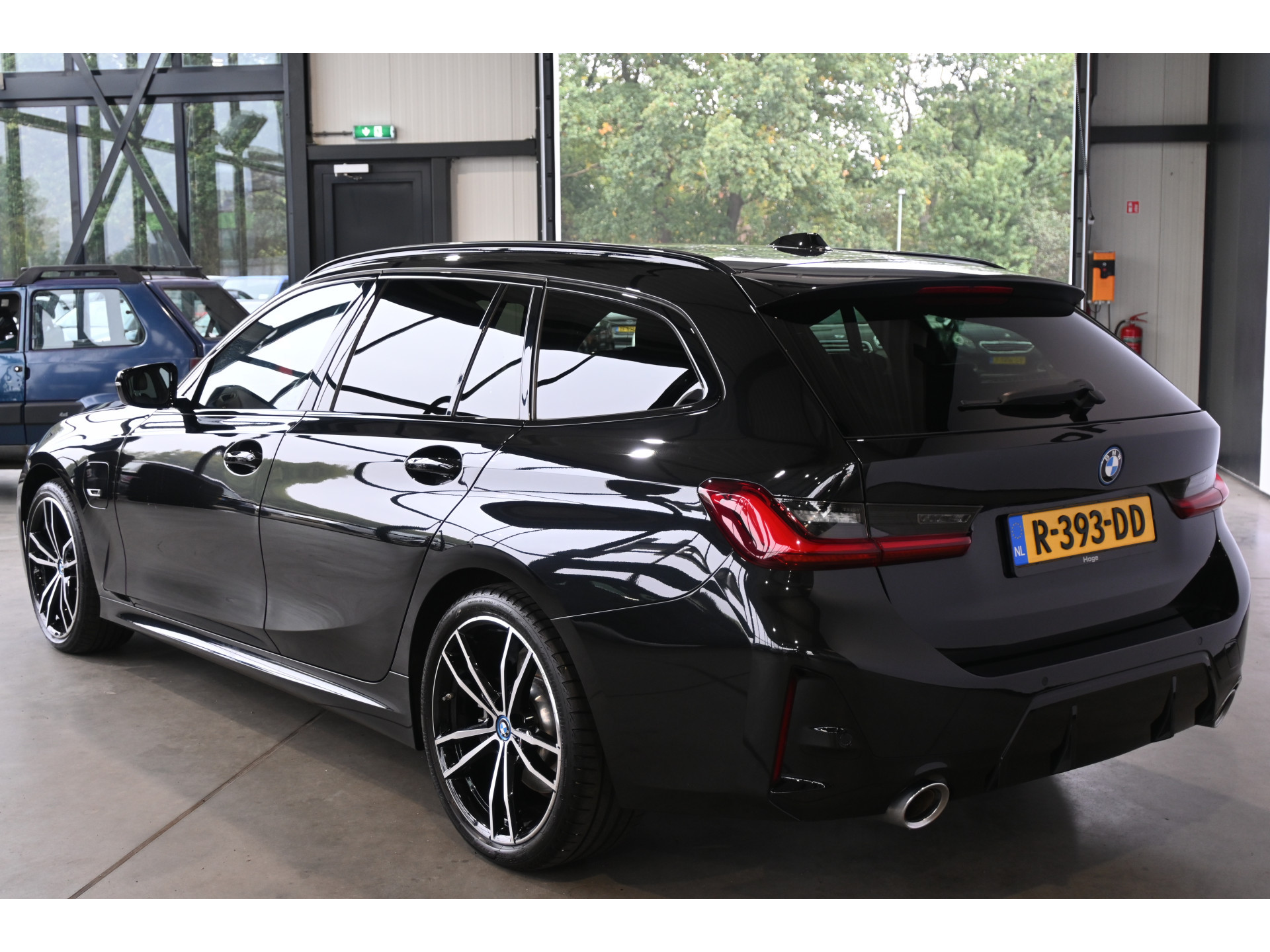 BMW 3-serie Touring 320e M-Sport Clima Cruise CarPlay LED Leder Navigatie 100% Onderhouden! Inruil Mogelijk!