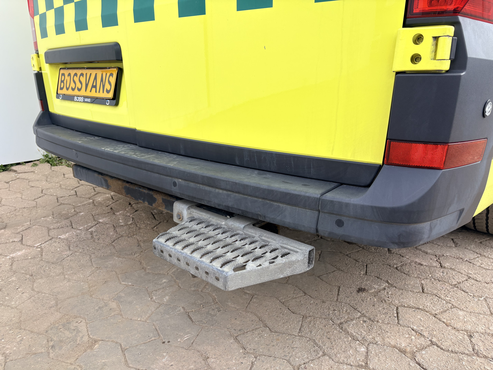 Volkswagen Crafter 2.0 TDI 177PK Ambulance L3H3 Automaat ACC Climate Control Stroompunten Laadruimte Parkeersensoren