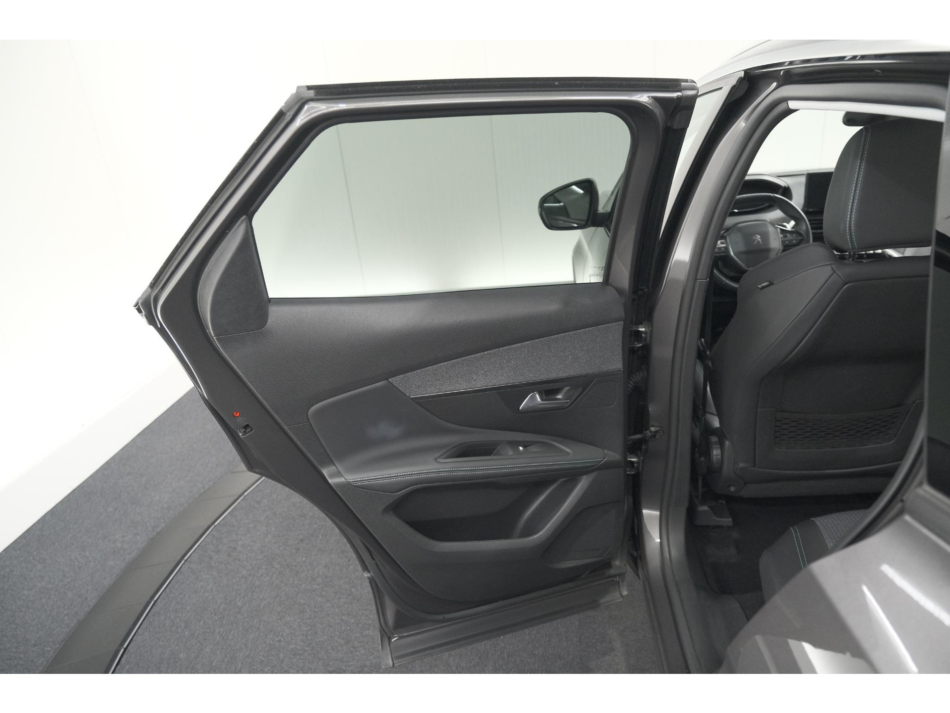 Peugeot 3008 PureTech 130 EAT8 Allure | Camera | Adaptieve Cruise Control | Elektrische Kofferklep