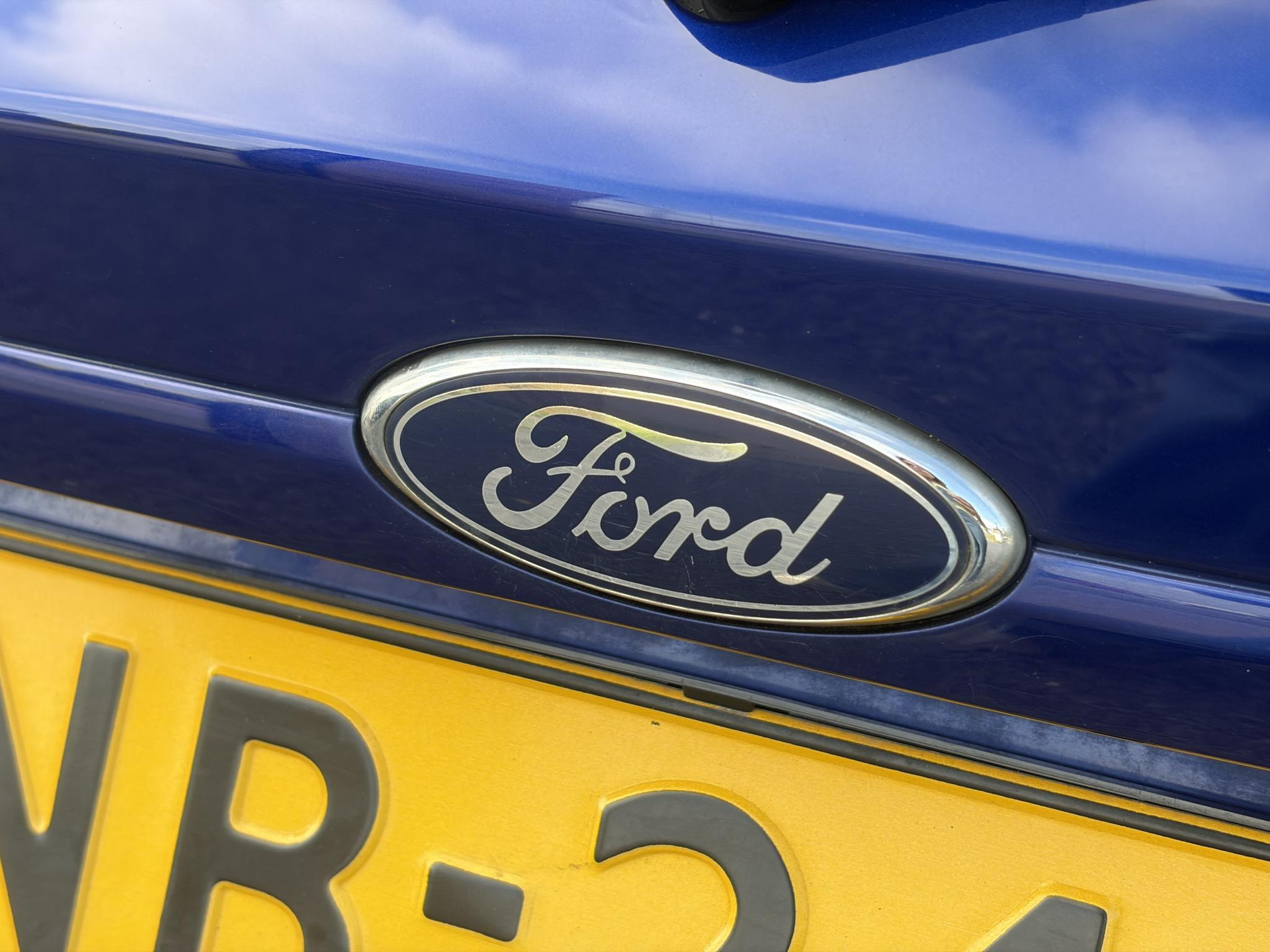 Ford Fiesta 1.0 EcoBoost ST Line 102pk l Navi l 2e Eigenaar l Airco l Cruisel 5 Deurs l  Pdc l 17''Lm velgen l Recent beurt gehad l Bj 12-2016 l N.A.P l Apk tot 01-2027