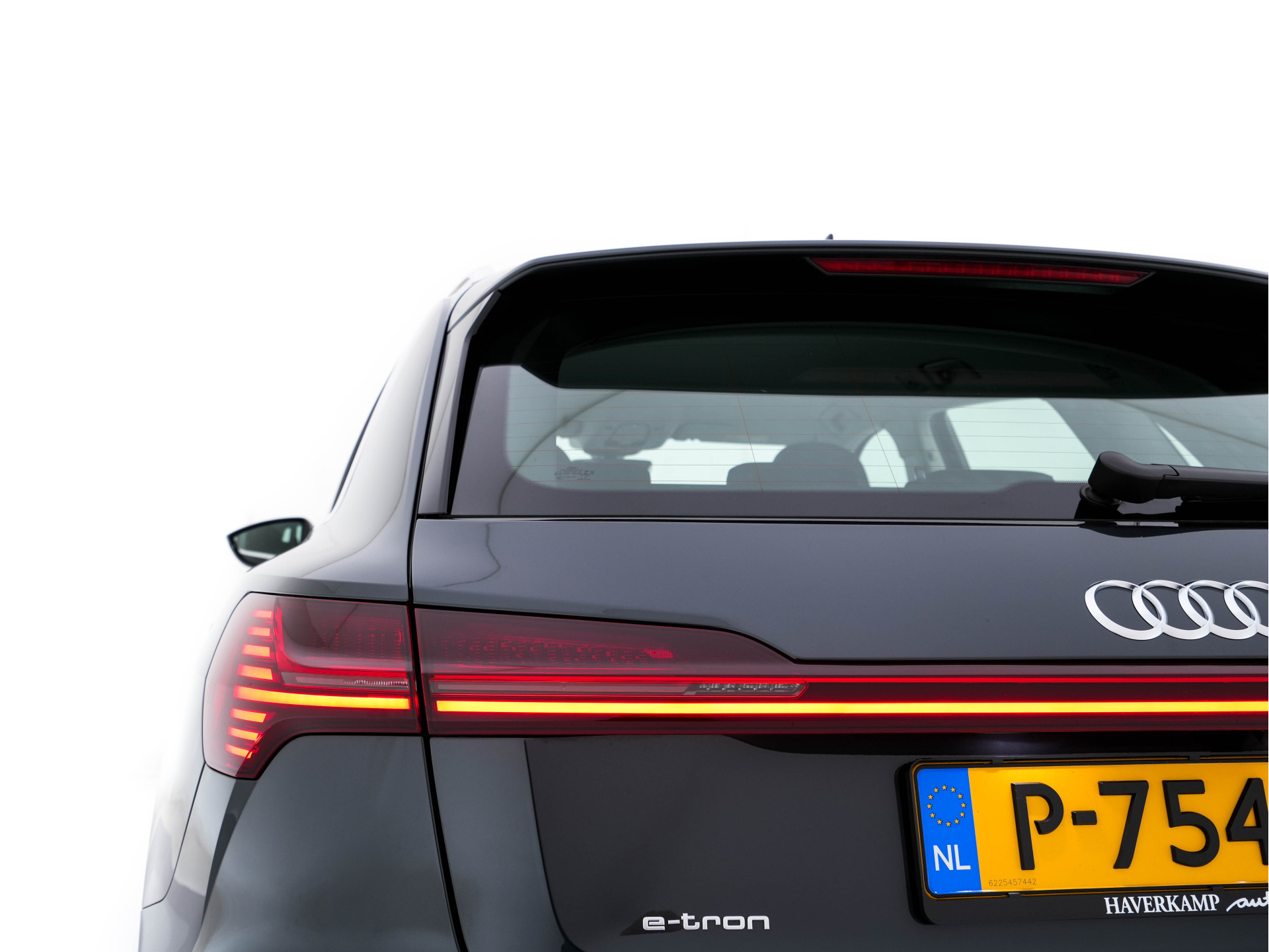 Audi e-tron 55 quattro Advanced edition Plus 95 kWh (3-Fase-11 kW) {SOH-93%} (INCL-BTW) Aut.*HEATPUMP | LEATHER | ADAPTIVE-CRUISE | FULL-LED | DIGI-COCKPIT | KEYLESS | MEMORY-PACK | CAMERA | NAVI-FULLMAP | SHIFTPADDLES | DAB+ | HEATED-COMFORTSEATS | DRIVE