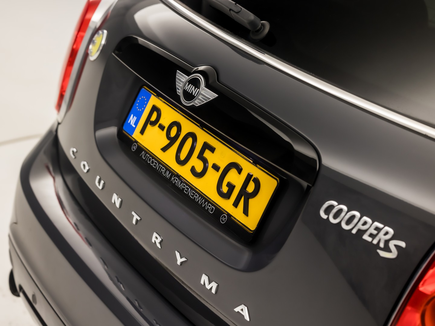 MINI Countryman 1.5 Cooper SE ALL4 Chili 225Pk Automaat (APPLE CARPLAY, GROOT NAVI, LEDER, STOELVERWARMING, SPORTSTOELEN, GETINT GLAS, ADAPTIVE CRUISE, NIEUWSTAAT)